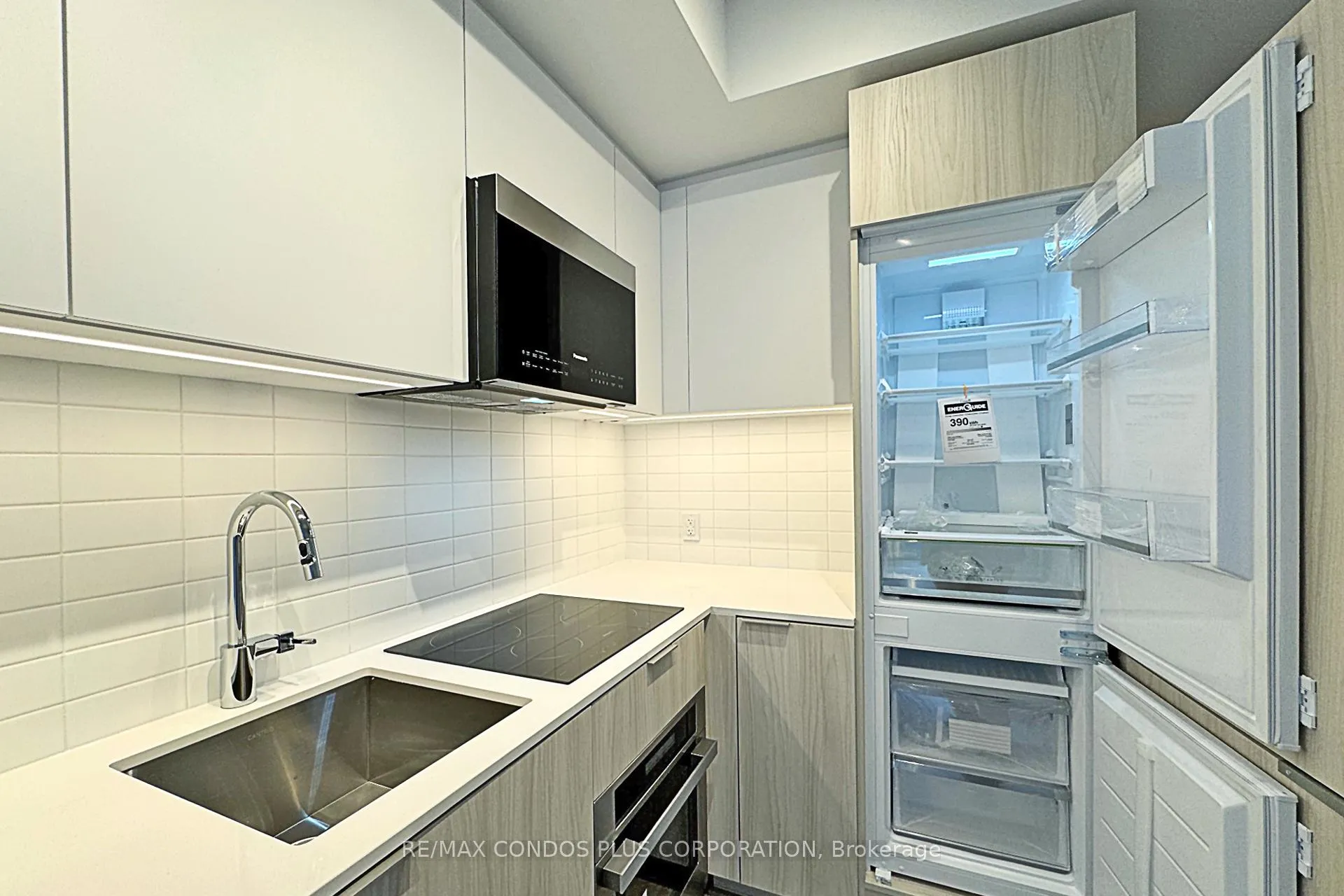 Photo 5 of Unit 802, 28 Eastern Avenue, Toronto, Moss Park — HOMEH
