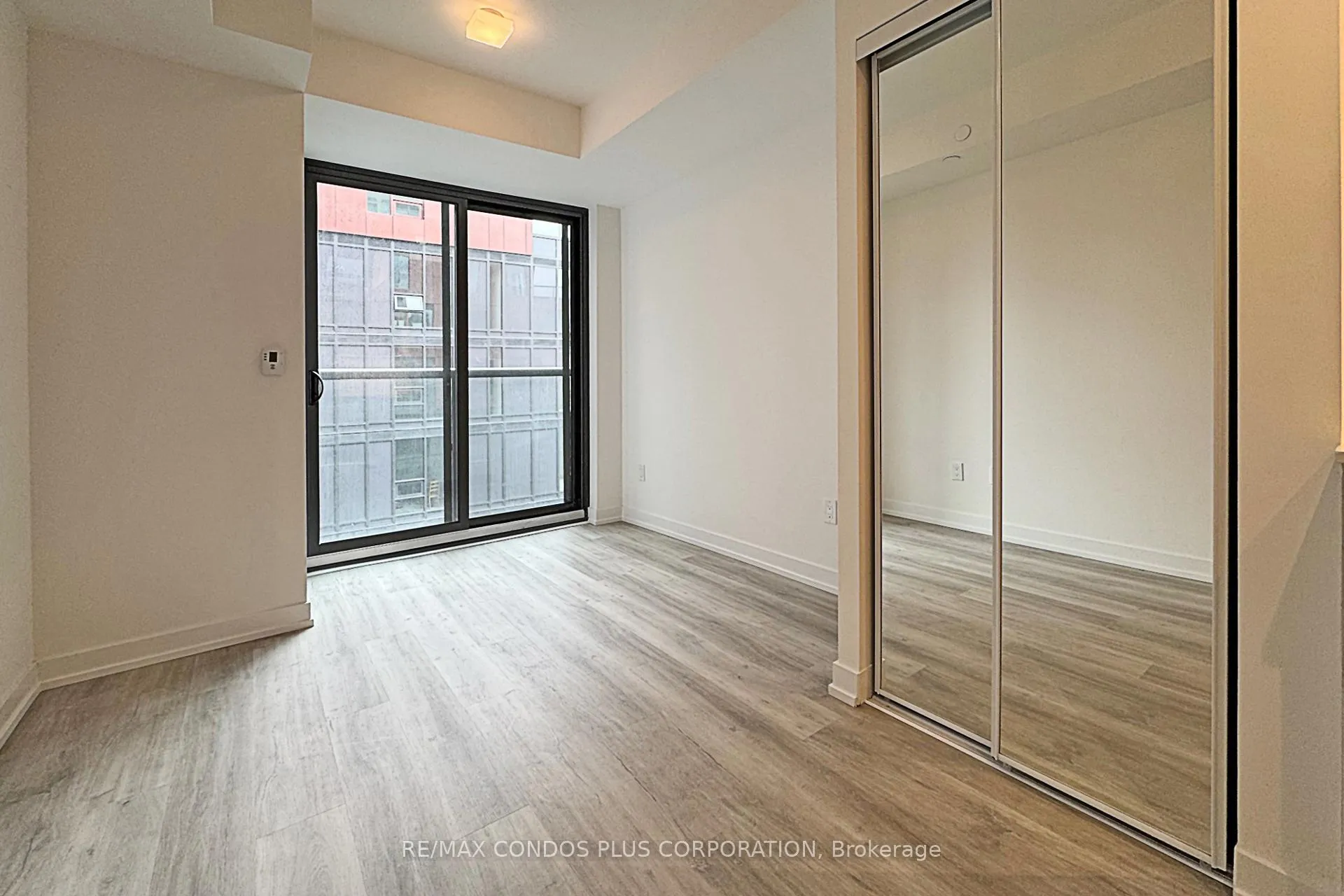 Photo 6 of Unit 802, 28 Eastern Avenue, Toronto, Moss Park — HOMEH