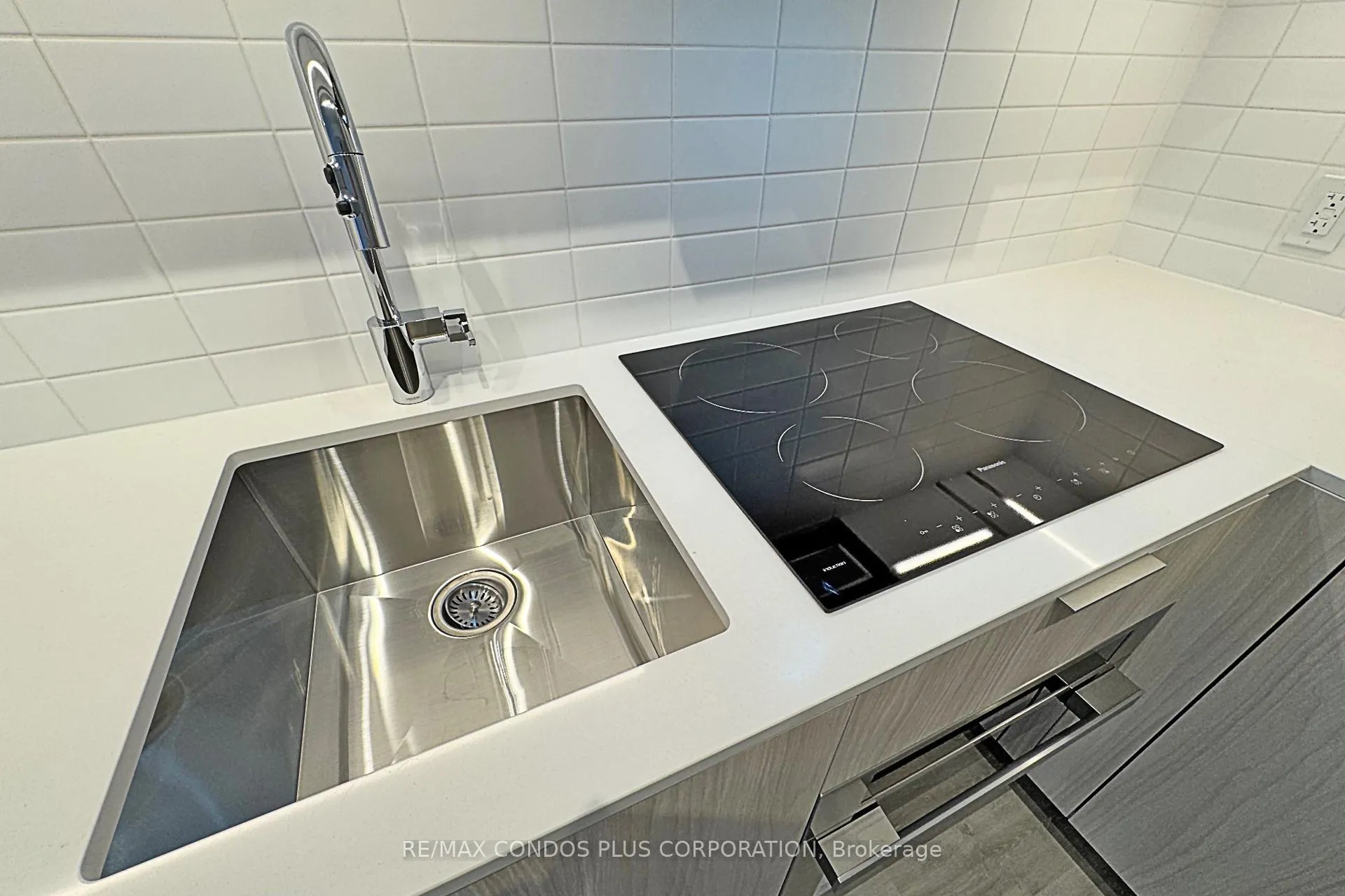 Photo 7 of Unit 802, 28 Eastern Avenue, Toronto, Moss Park — HOMEH