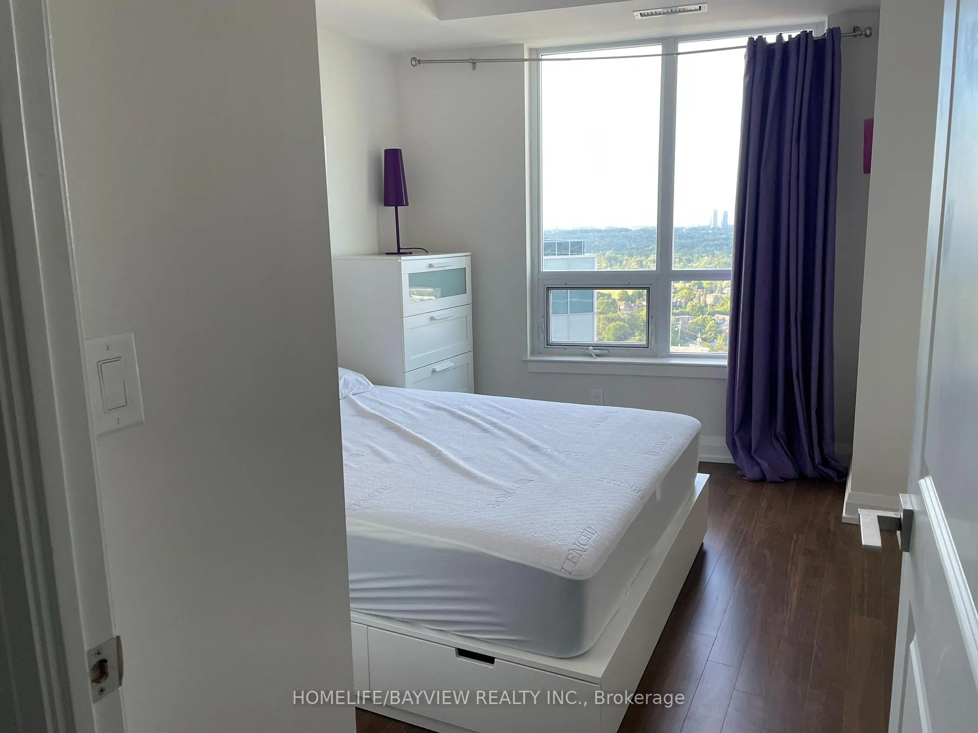 Photo 7 of Unit 1406, 7171 Yonge Street, Markham, Grandview — HOMEH