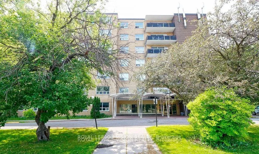 Front of Unit 407, 1765 Lawrence Avenue E