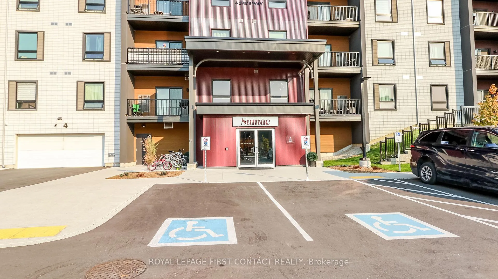 Photo 4 of Unit 110, 4 Spice Way, Barrie, Innis-Shore — HOMEH