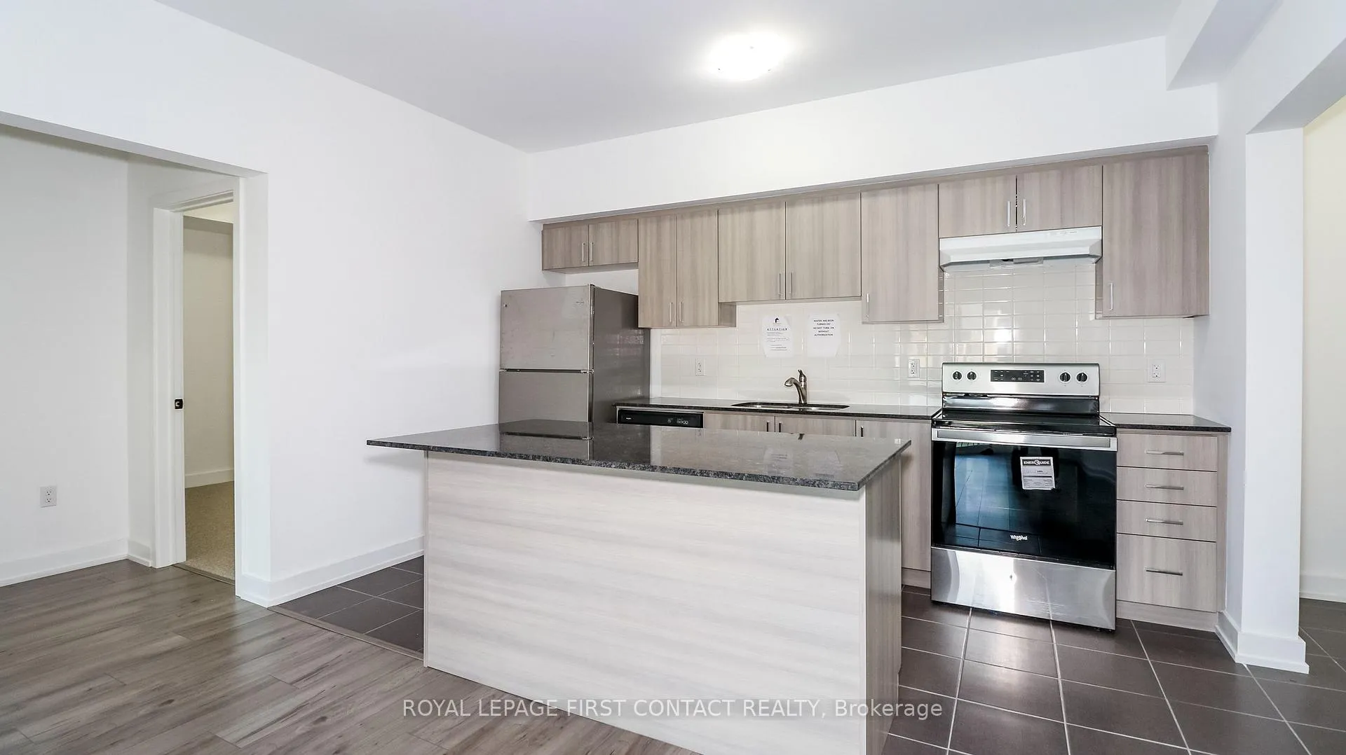 Photo 8 of Unit 110, 4 Spice Way, Barrie, Innis-Shore — HOMEH