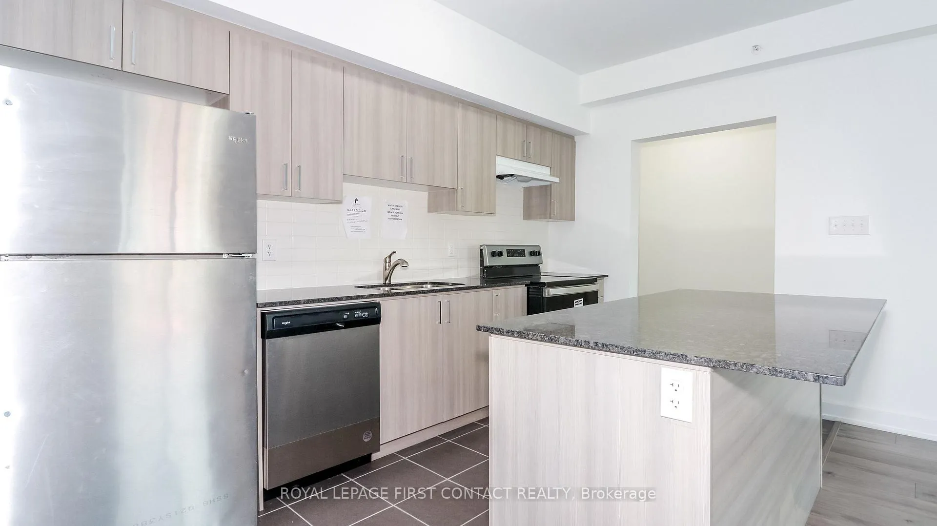 Photo 11 of Unit 110, 4 Spice Way, Barrie, Innis-Shore — HOMEH