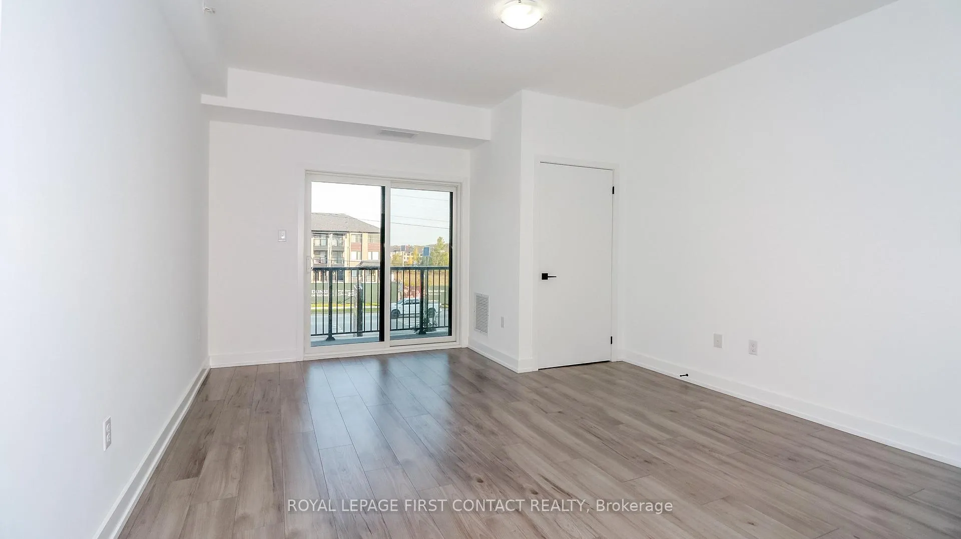 Photo 12 of Unit 110, 4 Spice Way, Barrie, Innis-Shore — HOMEH