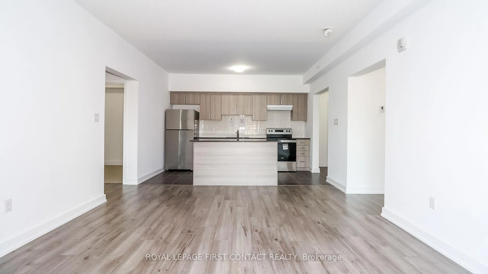 Photo 14 of Unit 110, 4 Spice Way, Barrie, Innis-Shore — HOMEH