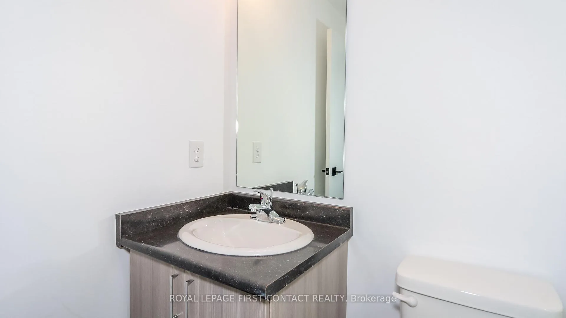 Photo 18 of Unit 110, 4 Spice Way, Barrie, Innis-Shore — HOMEH