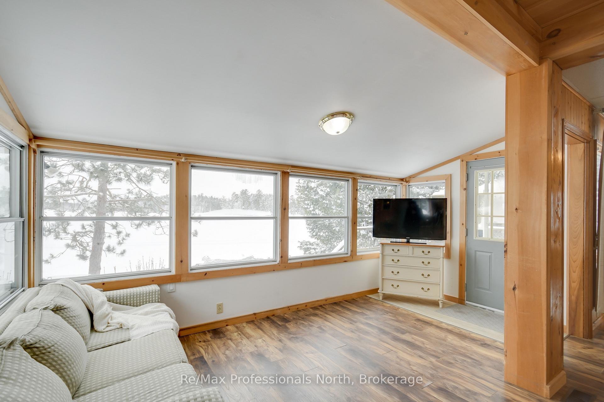 Photo 18 of 1055 Evanswood Drive, Gravenhurst, Wood (Gravenhurst) — HOMEH