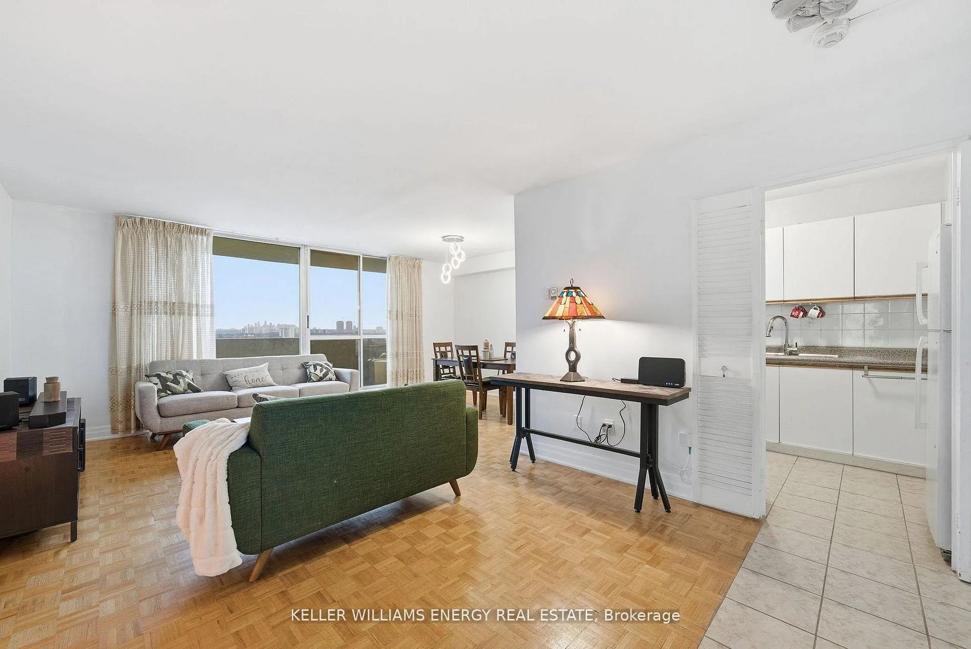 Photo 6 of Unit 1514, 1 Massey Square, Toronto, Crescent Town — HOMEH