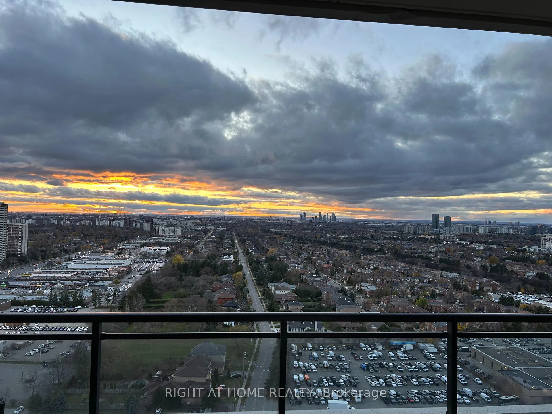 Photo 11 of Unit 2907, 1 Grandview Avenue, Markham, Thornhill — HOMEH