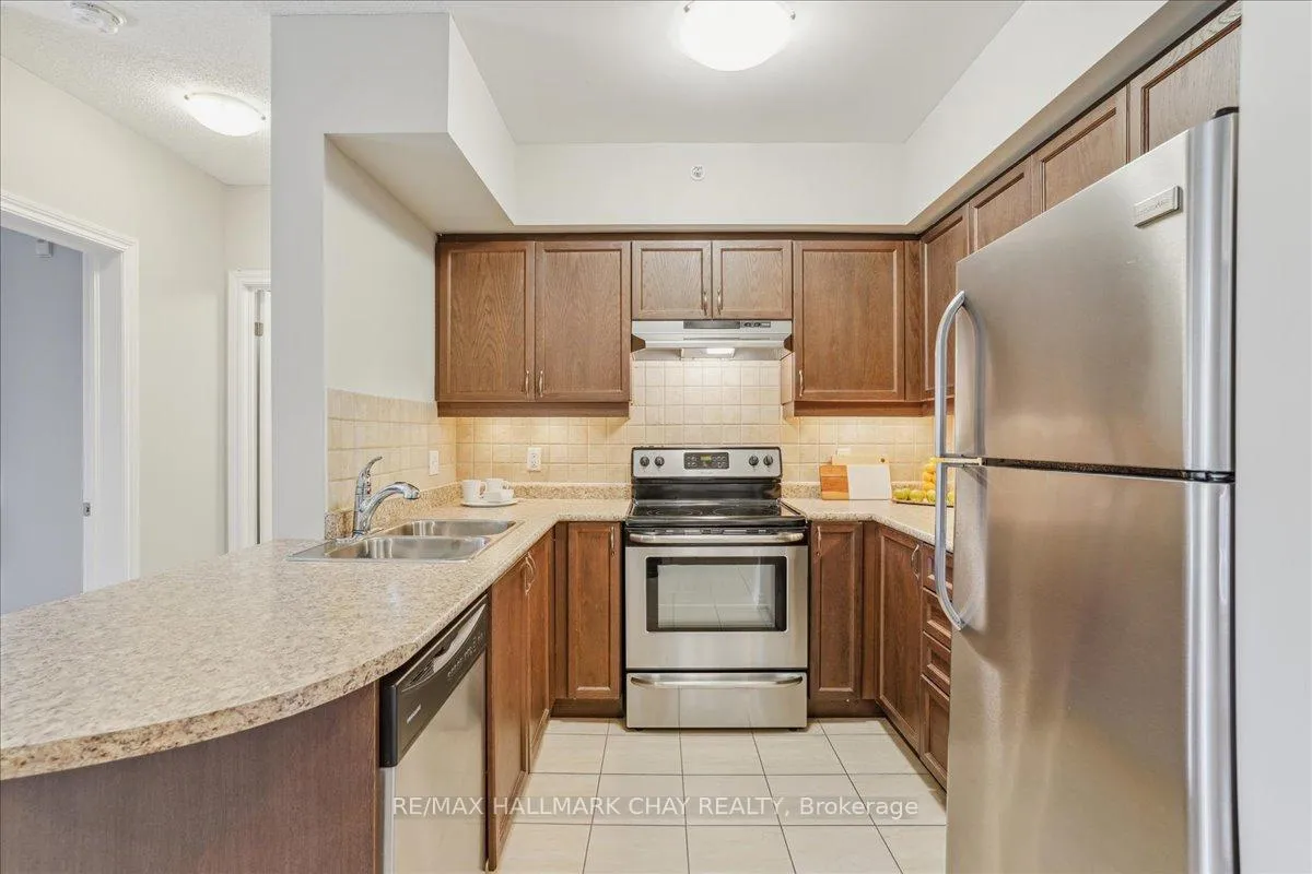 Photo 8 of Unit 308, 39 Ferndale Drive S, Barrie, Ardagh — HOMEH