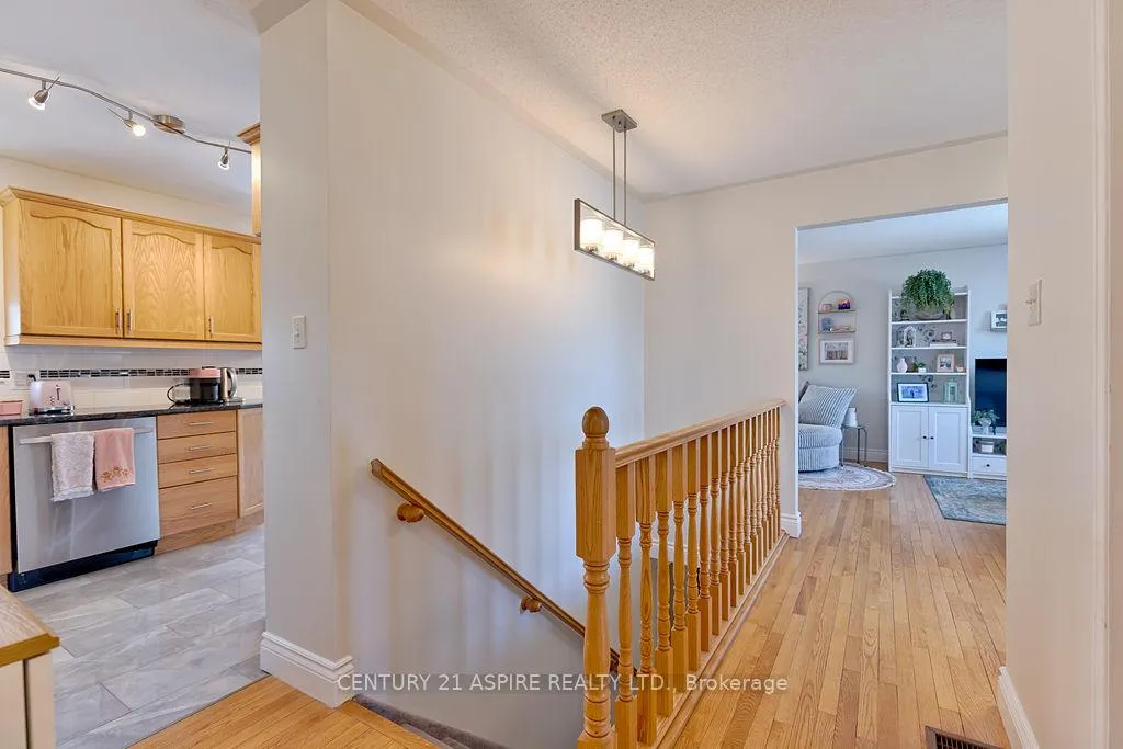 Photo 16 of 32 Bayshore Drive, Petawawa — HOMEH