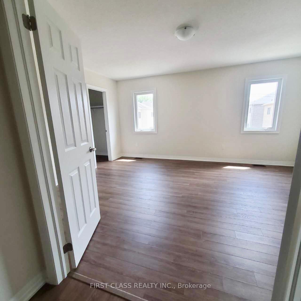 Photo 4 of 151 Danny Wheeler Boulevard, Georgina, Keswick North — HOMEH