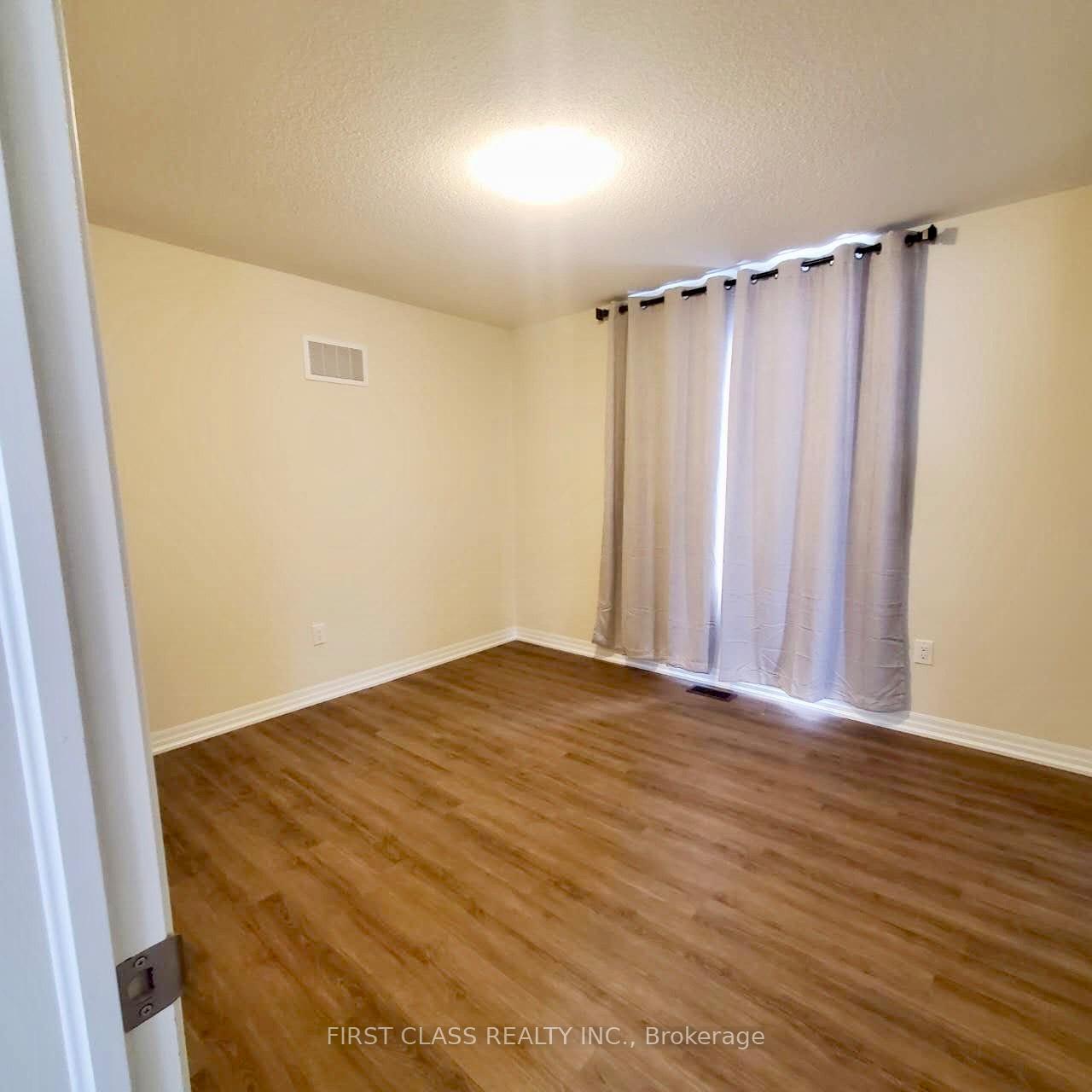 Photo 5 of 151 Danny Wheeler Boulevard, Georgina, Keswick North — HOMEH