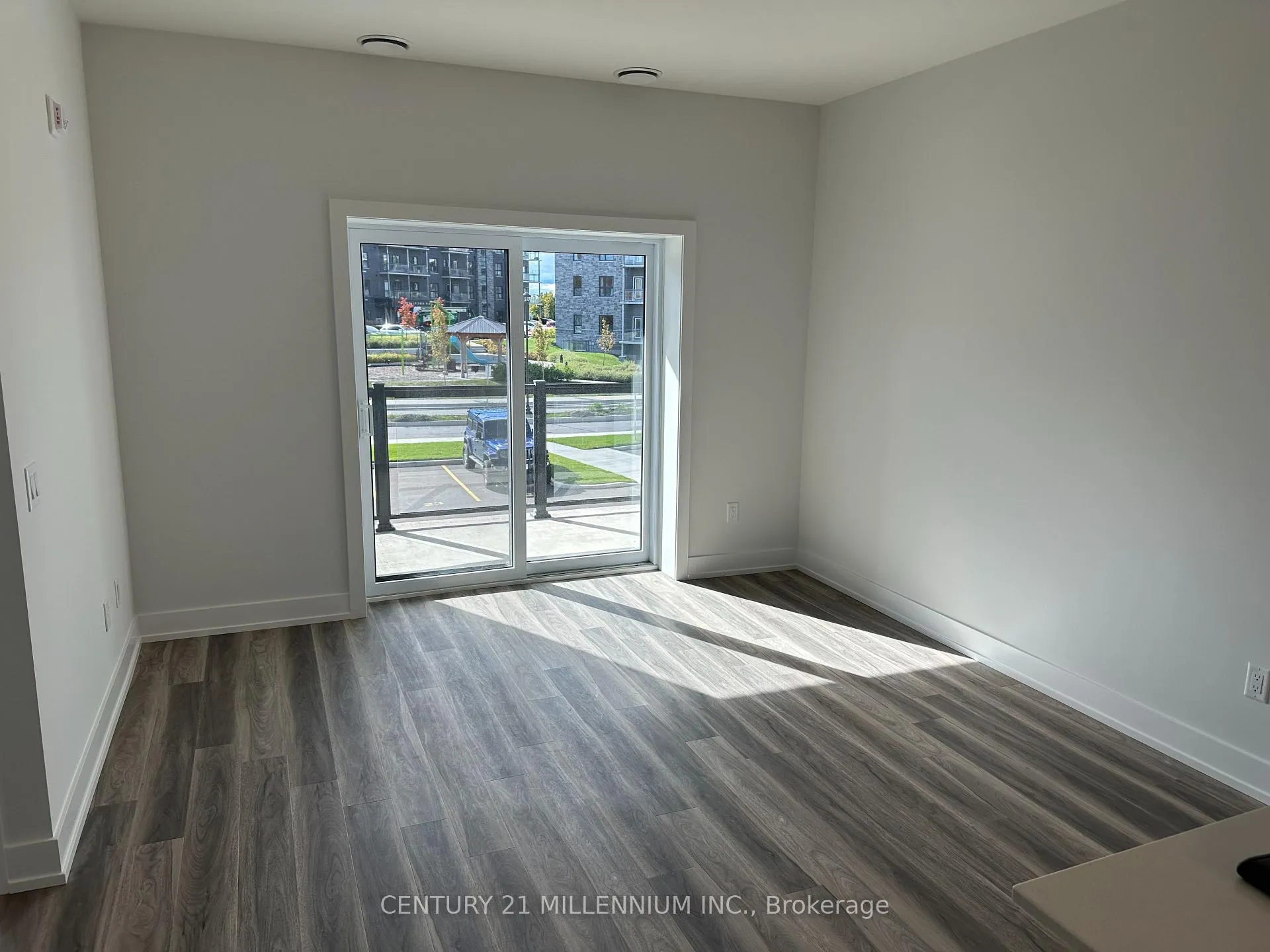 Photo 5 of Unit 214, 1100 Lackner Place, Kitchener — HOMEH