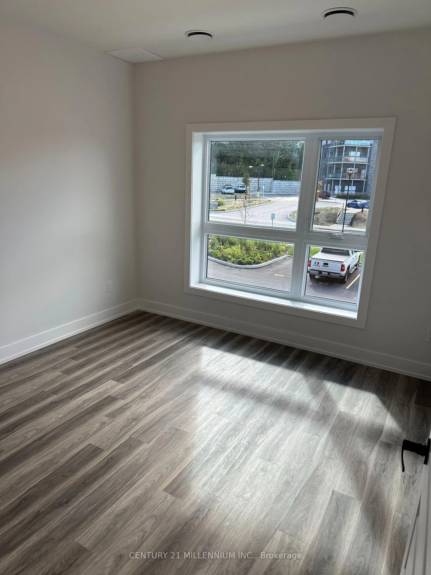 Photo 11 of Unit 214, 1100 Lackner Place, Kitchener — HOMEH