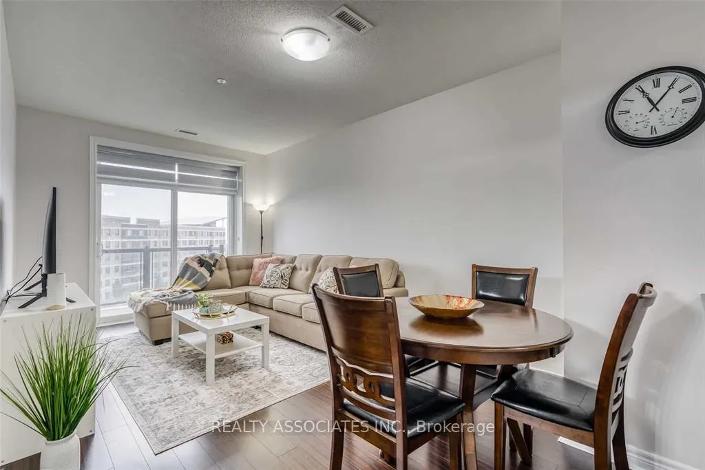 Photo 4 of Unit 628, 7325 Markham Road N, Markham, Cedarwood — HOMEH