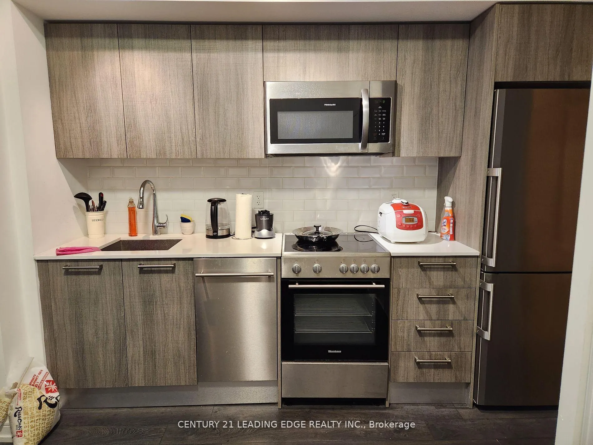 Photo 7 of Unit 311, 28 Wellesley Street E, Toronto, Church-Yonge Corridor — HOMEH
