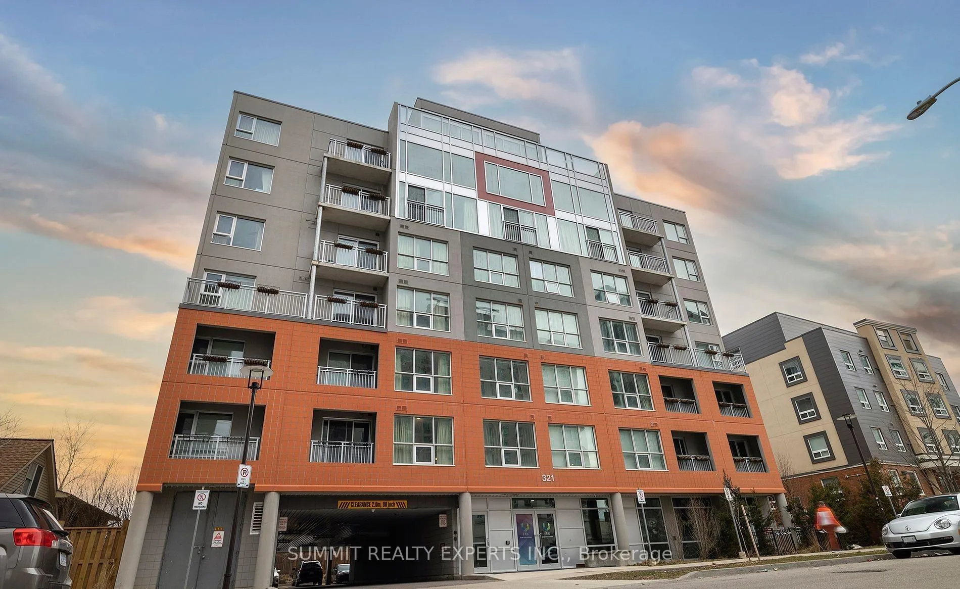 Front of Unit 303, 321 Spruce Street