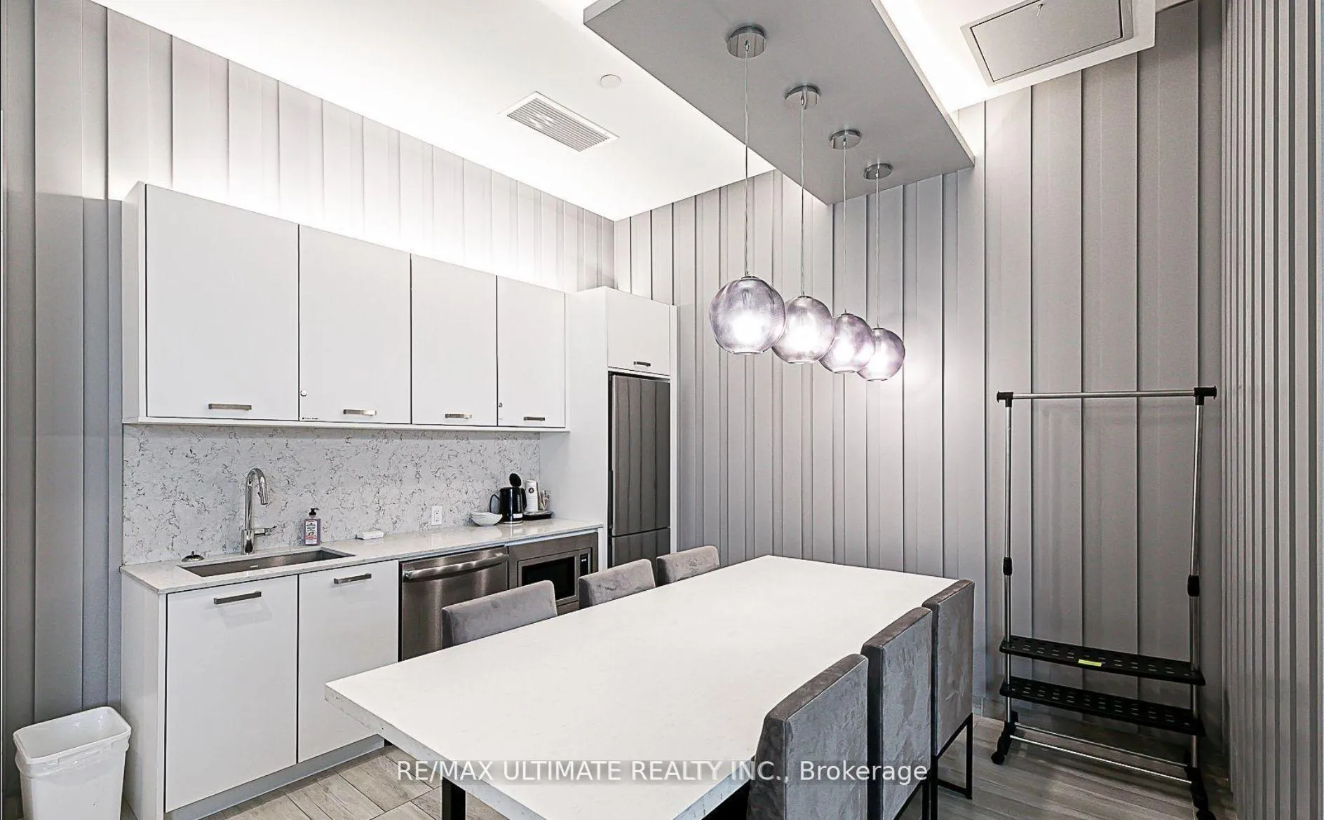 Photo 6 of Unit 301, 1630 Queen Street E, Toronto, The Beaches — HOMEH