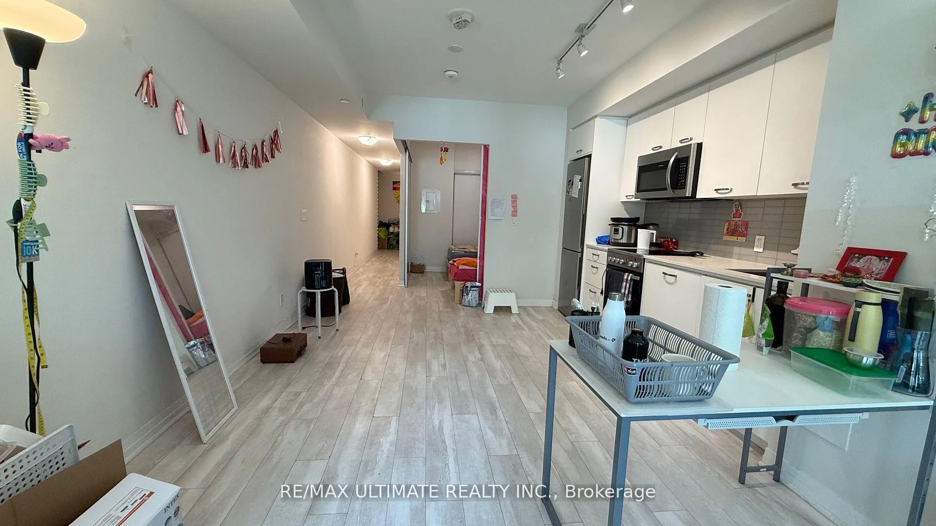 Photo 13 of Unit 301, 1630 Queen Street E, Toronto, The Beaches — HOMEH