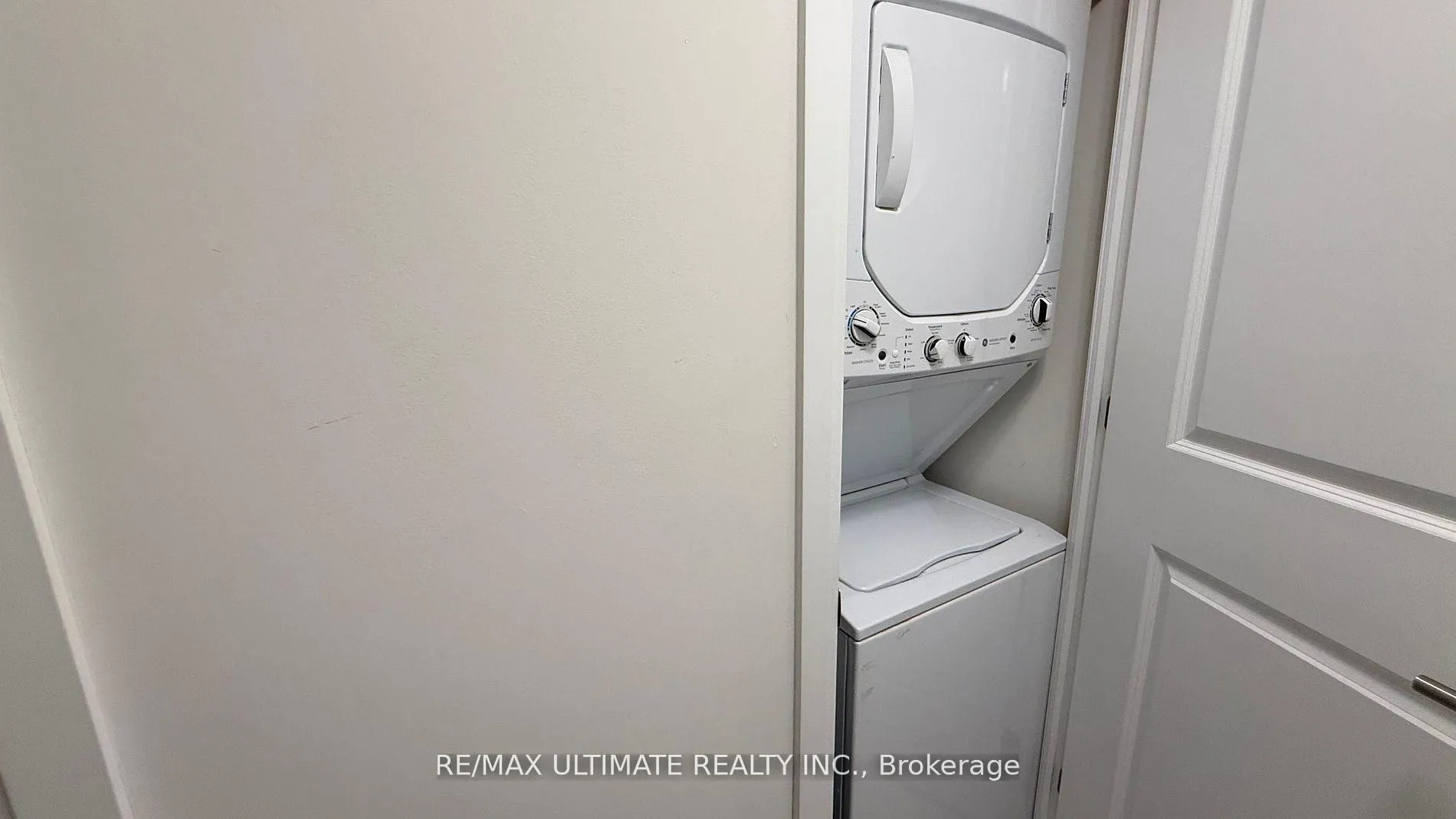 Photo 17 of Unit 301, 1630 Queen Street E, Toronto, The Beaches — HOMEH