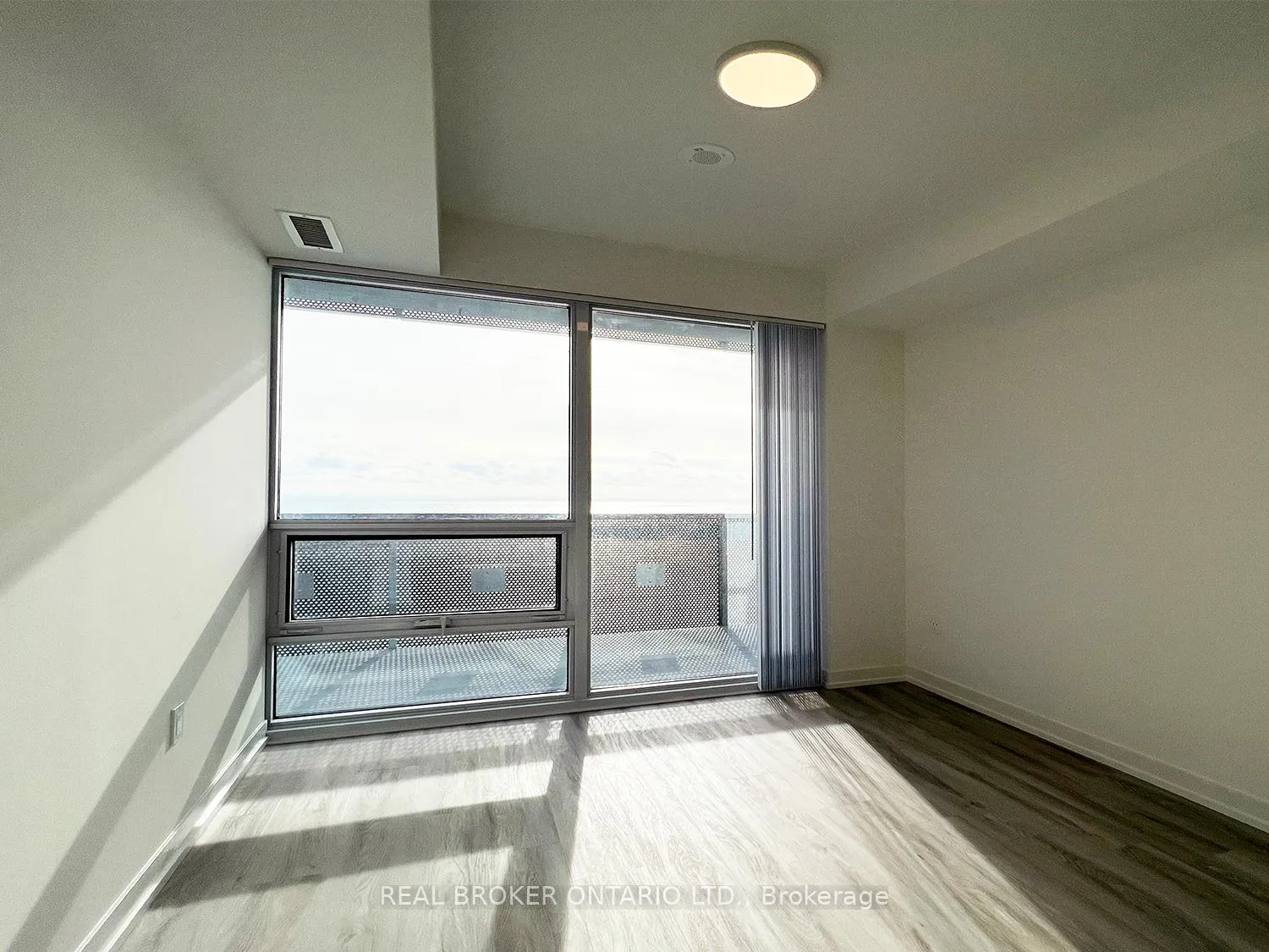 Photo 5 of Unit 7209, 55 Cooper Street, Toronto, Waterfront Communities — HOMEH
