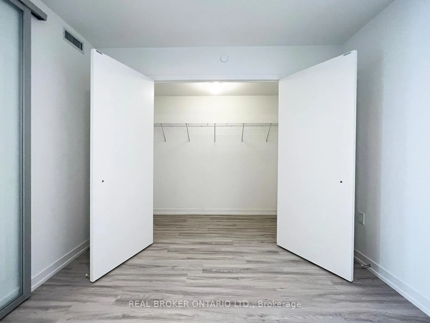 Photo 11 of Unit 7209, 55 Cooper Street, Toronto, Waterfront Communities — HOMEH