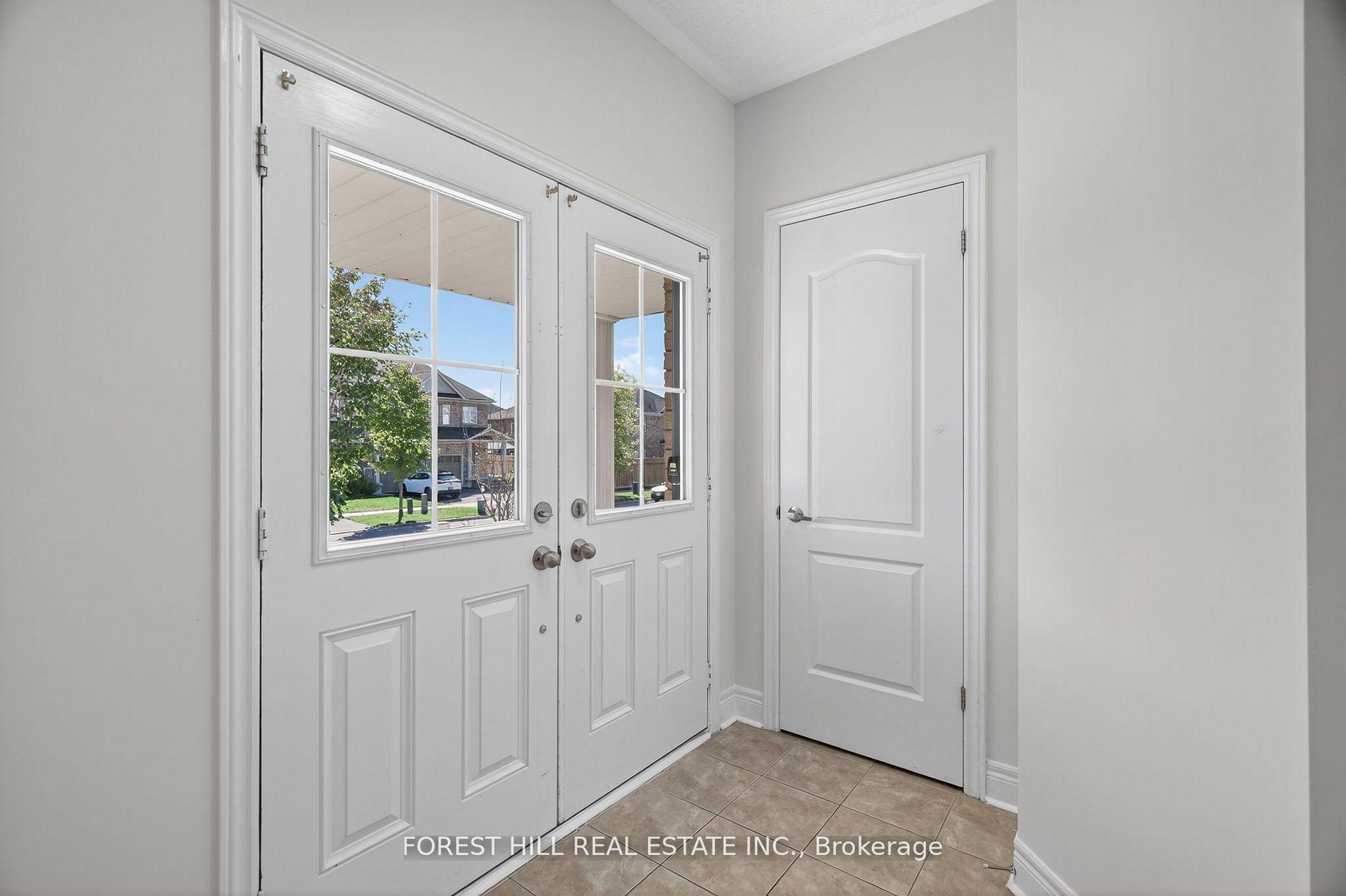 Photo 3 of 14 Dewell Crescent, Clarington, Courtice — HOMEH