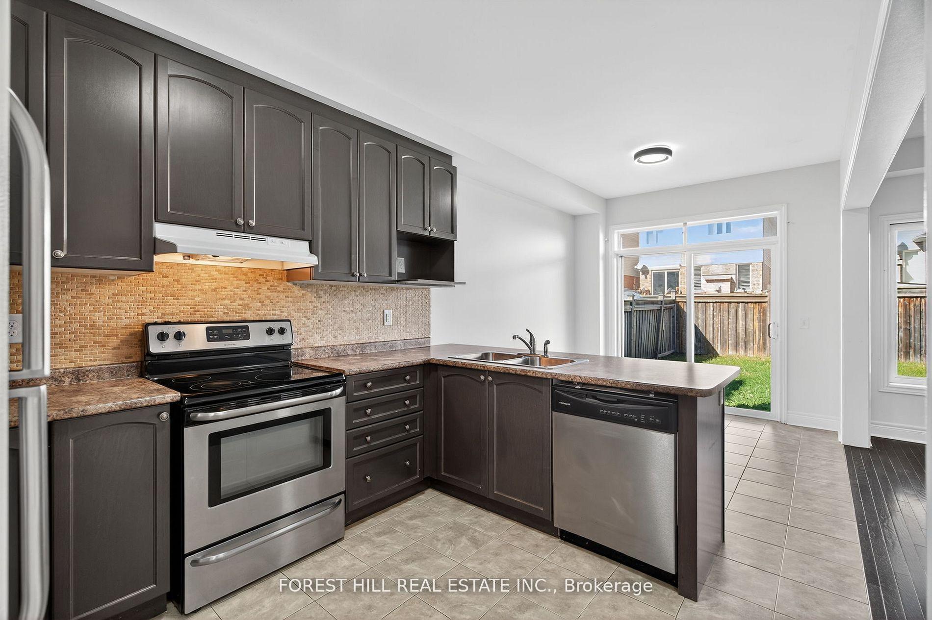 Photo 12 of 14 Dewell Crescent, Clarington, Courtice — HOMEH