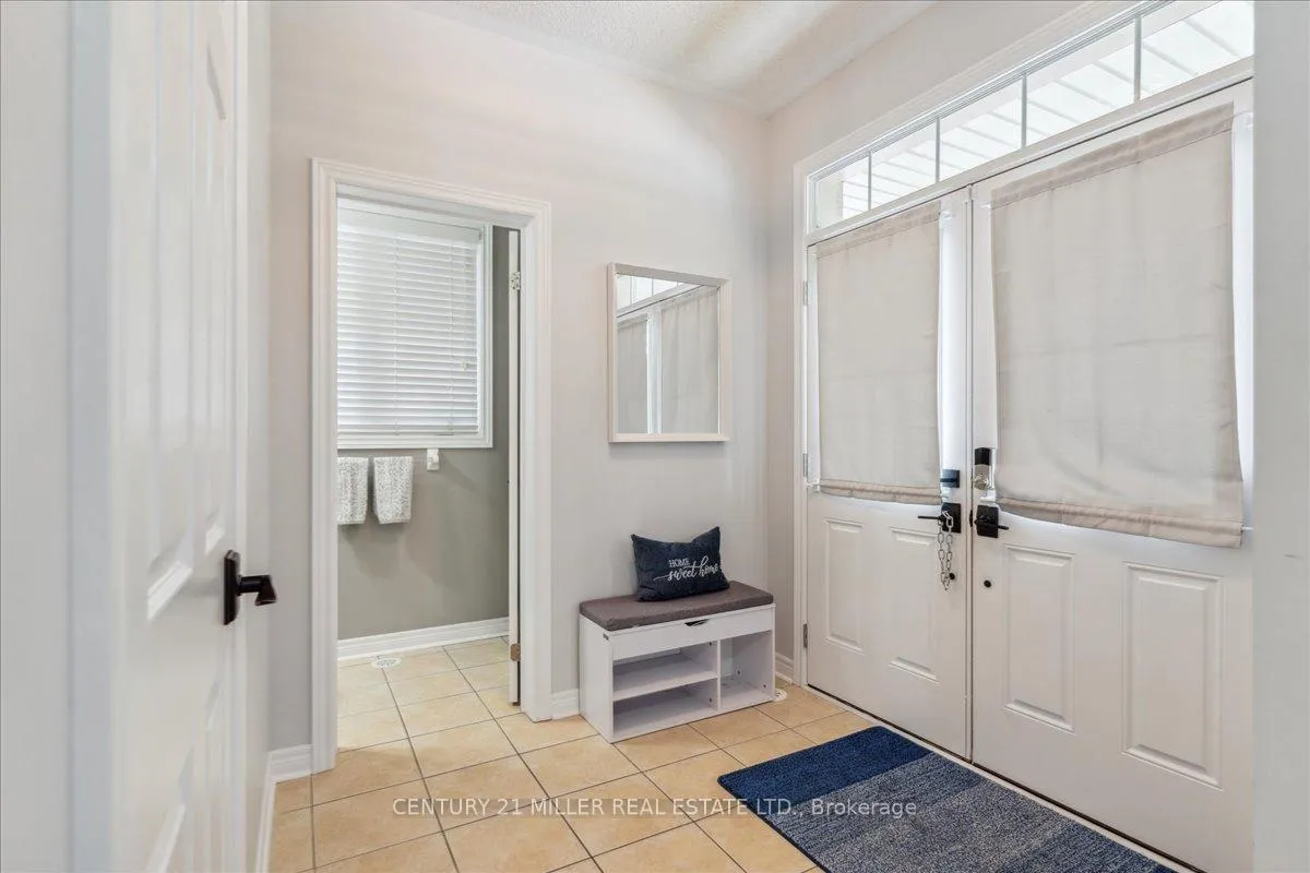 Photo 4 of Unit 52, 27 Cedar Lake Crescent, Brampton, Bram West — HOMEH