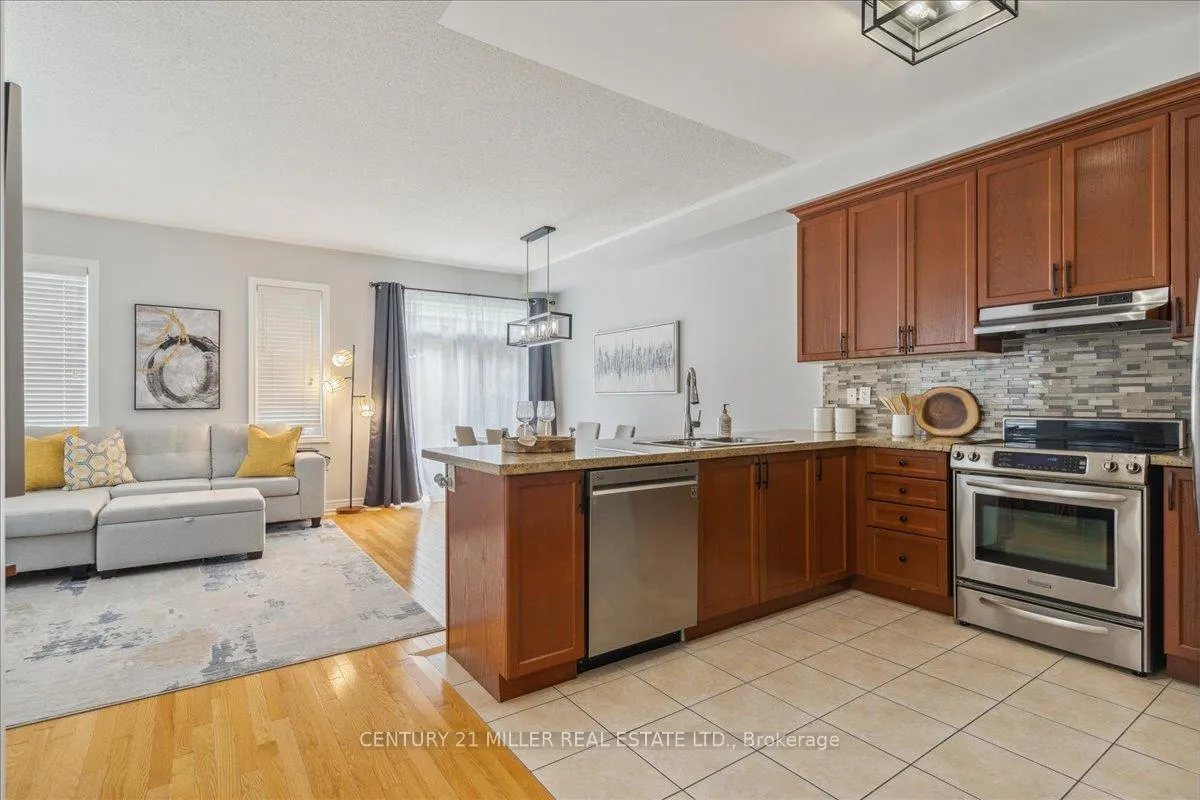 Photo 8 of Unit 52, 27 Cedar Lake Crescent, Brampton, Bram West — HOMEH