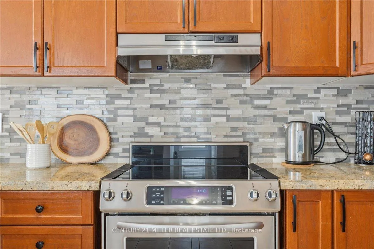 Photo 10 of Unit 52, 27 Cedar Lake Crescent, Brampton, Bram West — HOMEH
