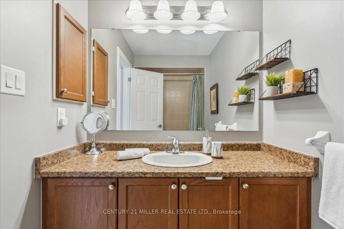 Photo 32 of Unit 52, 27 Cedar Lake Crescent, Brampton, Bram West — HOMEH