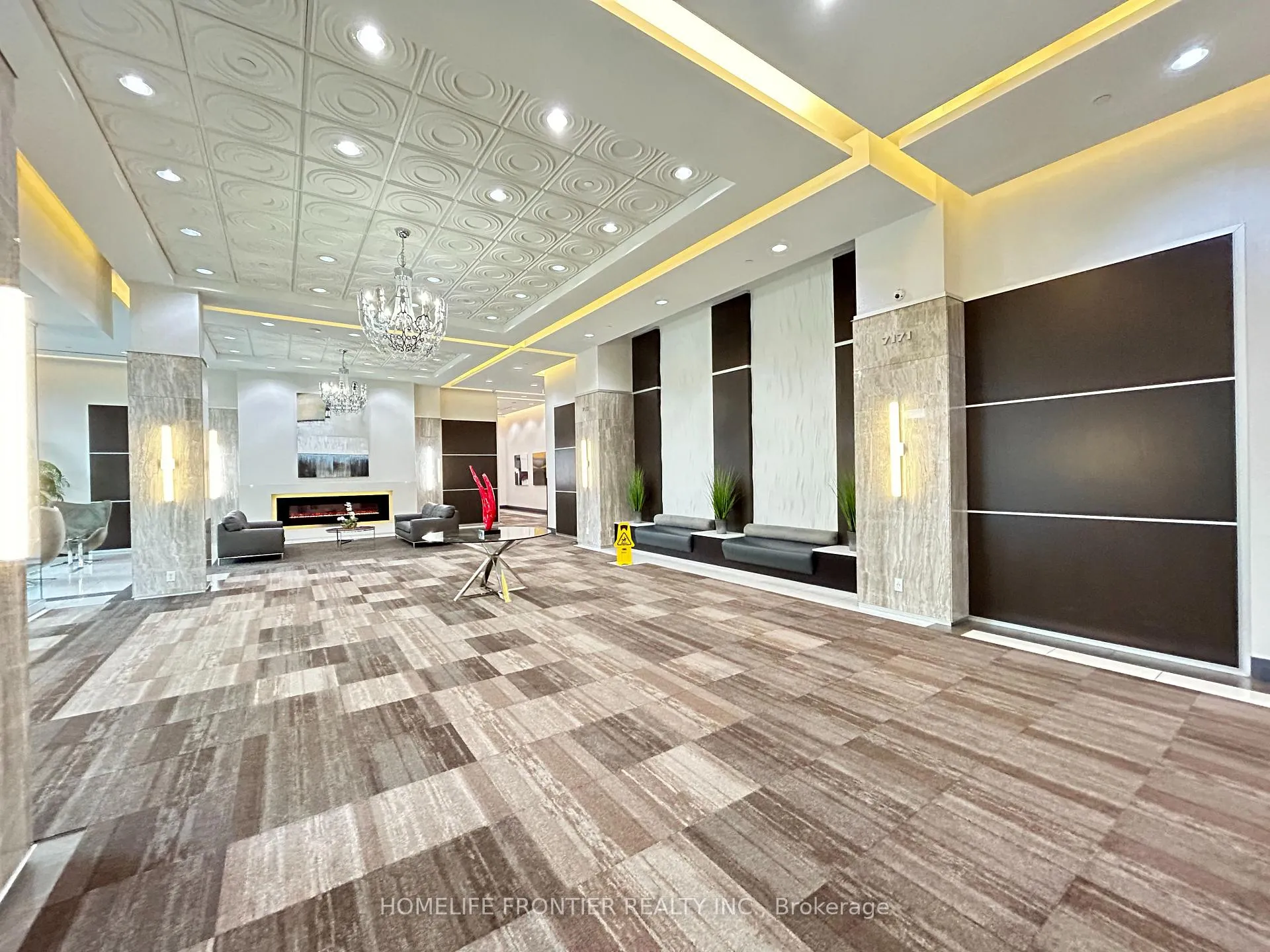 Photo 4 of Unit 803, 7171 Yonge Street, Markham, Grandview — HOMEH
