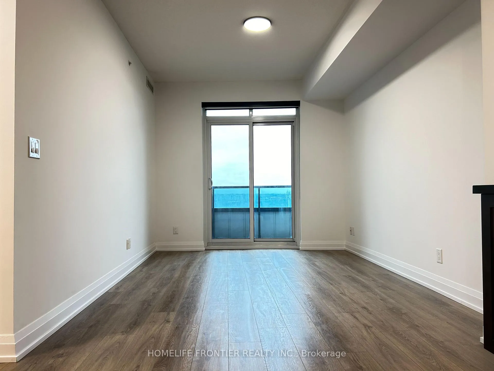 Photo 12 of Unit 803, 7171 Yonge Street, Markham, Grandview — HOMEH