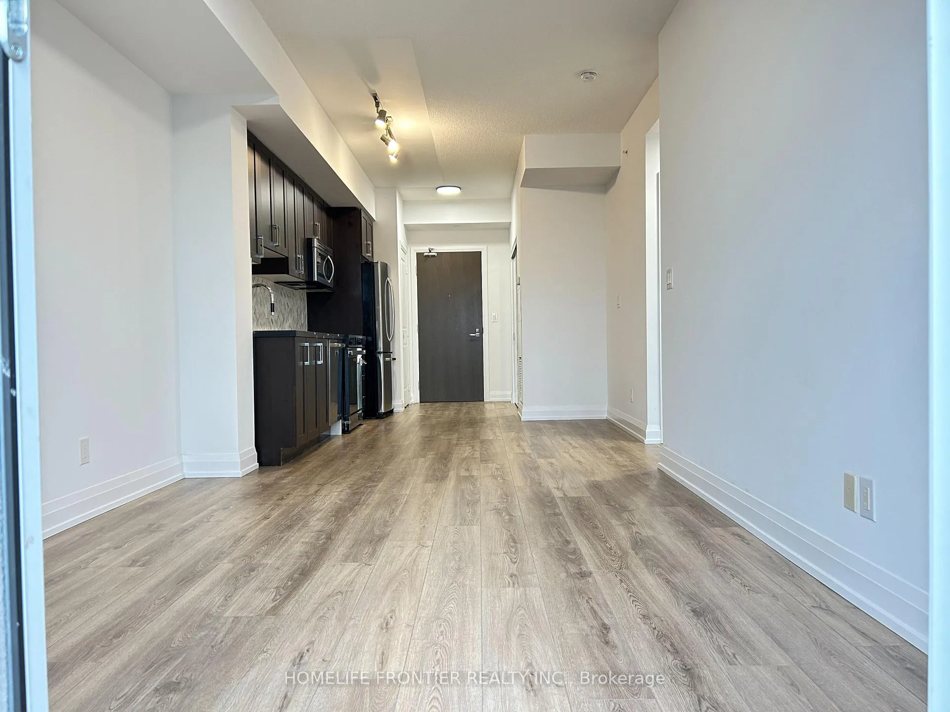Photo 13 of Unit 803, 7171 Yonge Street, Markham, Grandview — HOMEH