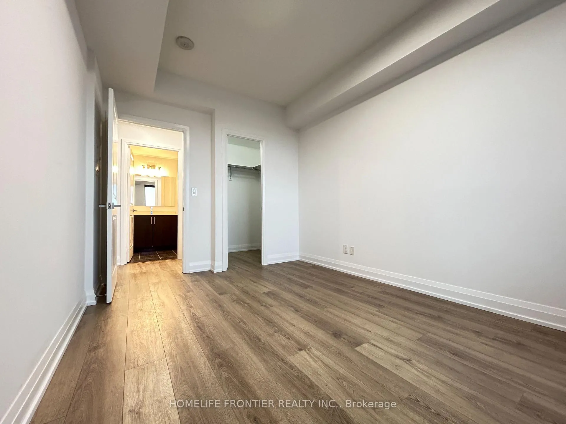 Photo 16 of Unit 803, 7171 Yonge Street, Markham, Grandview — HOMEH