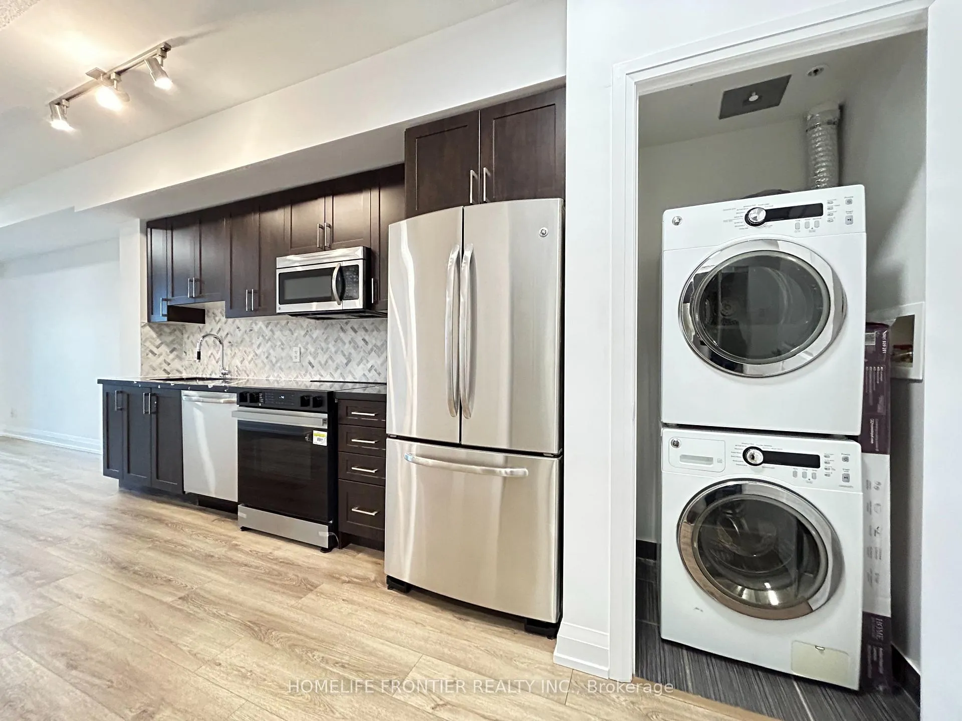 Photo 21 of Unit 803, 7171 Yonge Street, Markham, Grandview — HOMEH