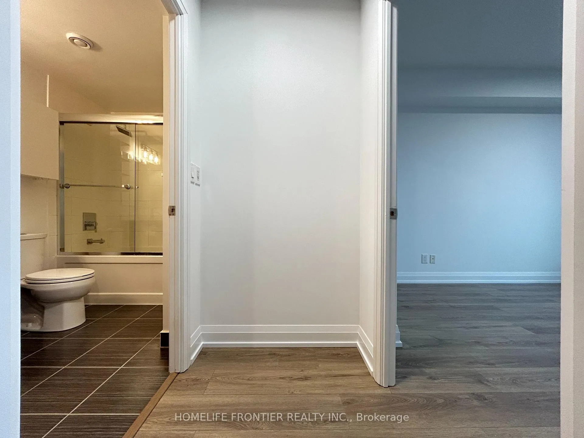 Photo 24 of Unit 803, 7171 Yonge Street, Markham, Grandview — HOMEH