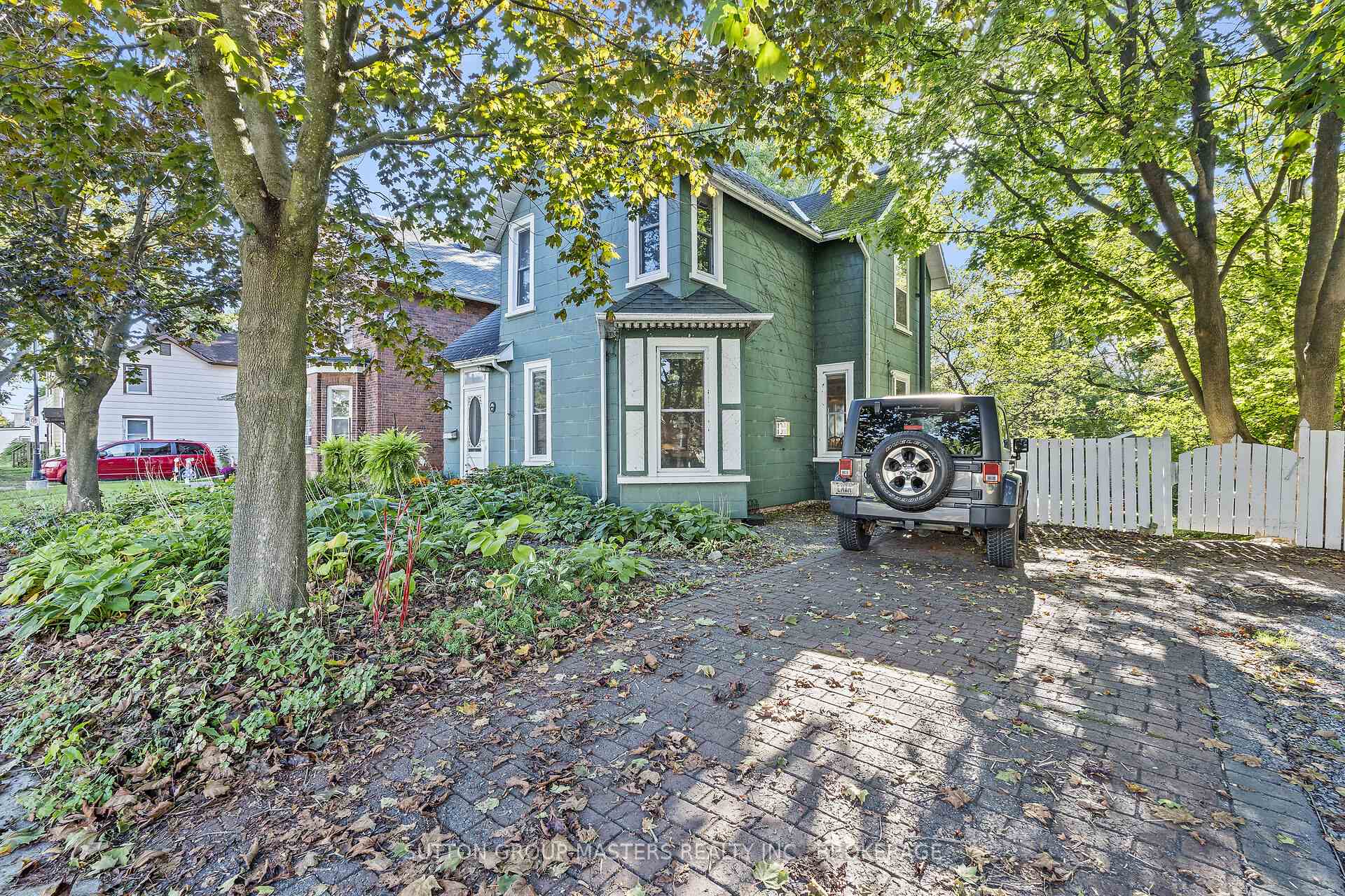 Photo 2 of 167 Brock Street E, Gananoque — HOMEH