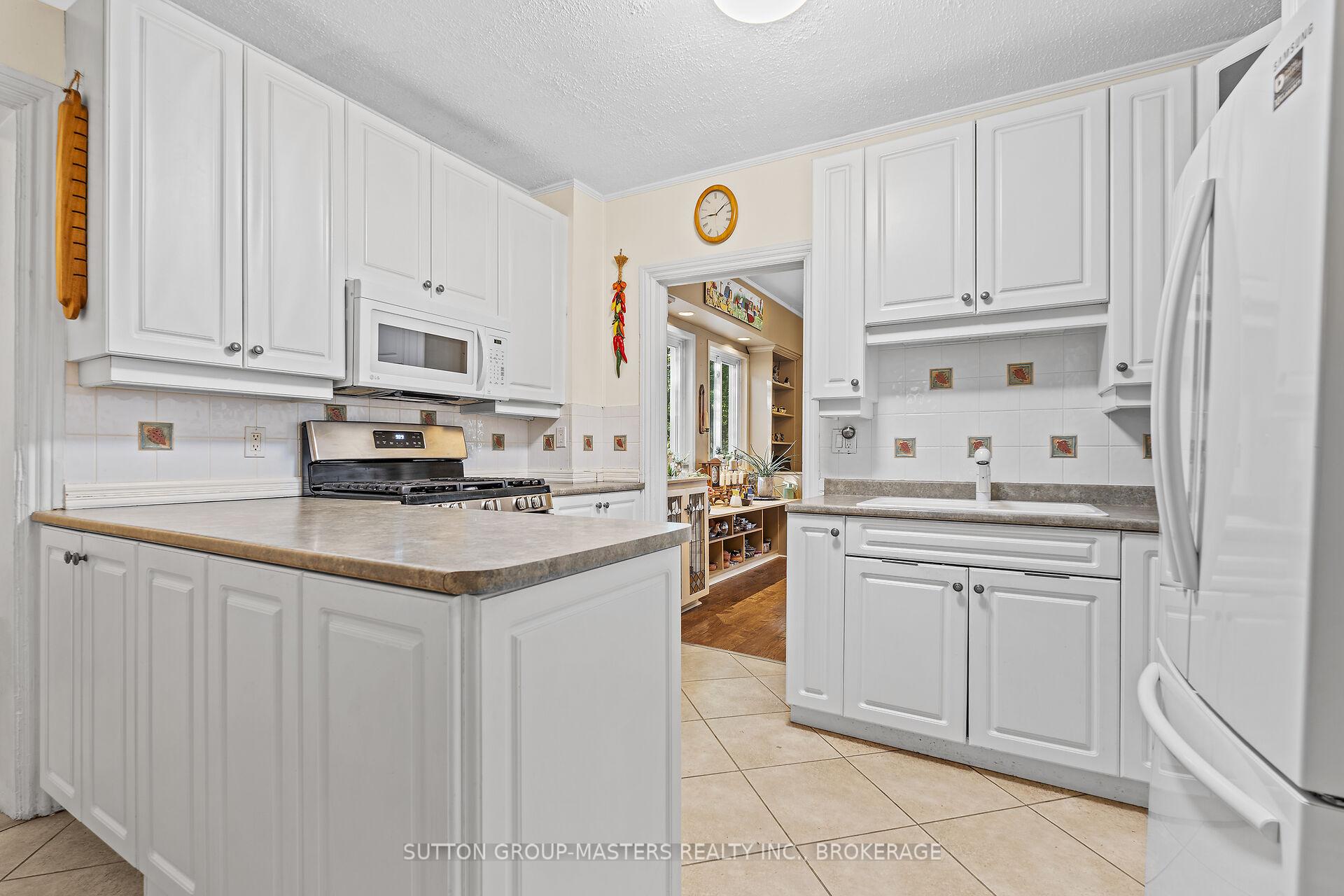 Photo 15 of 167 Brock Street E, Gananoque — HOMEH