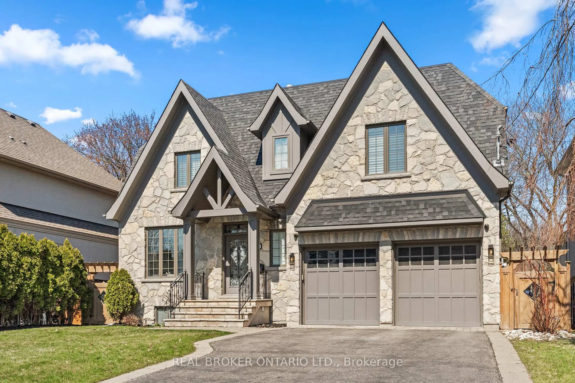 Photo 1 of 40 Hilldowntree Road, Etobicoke, Edenbridge-Humber Valley — HOMEH