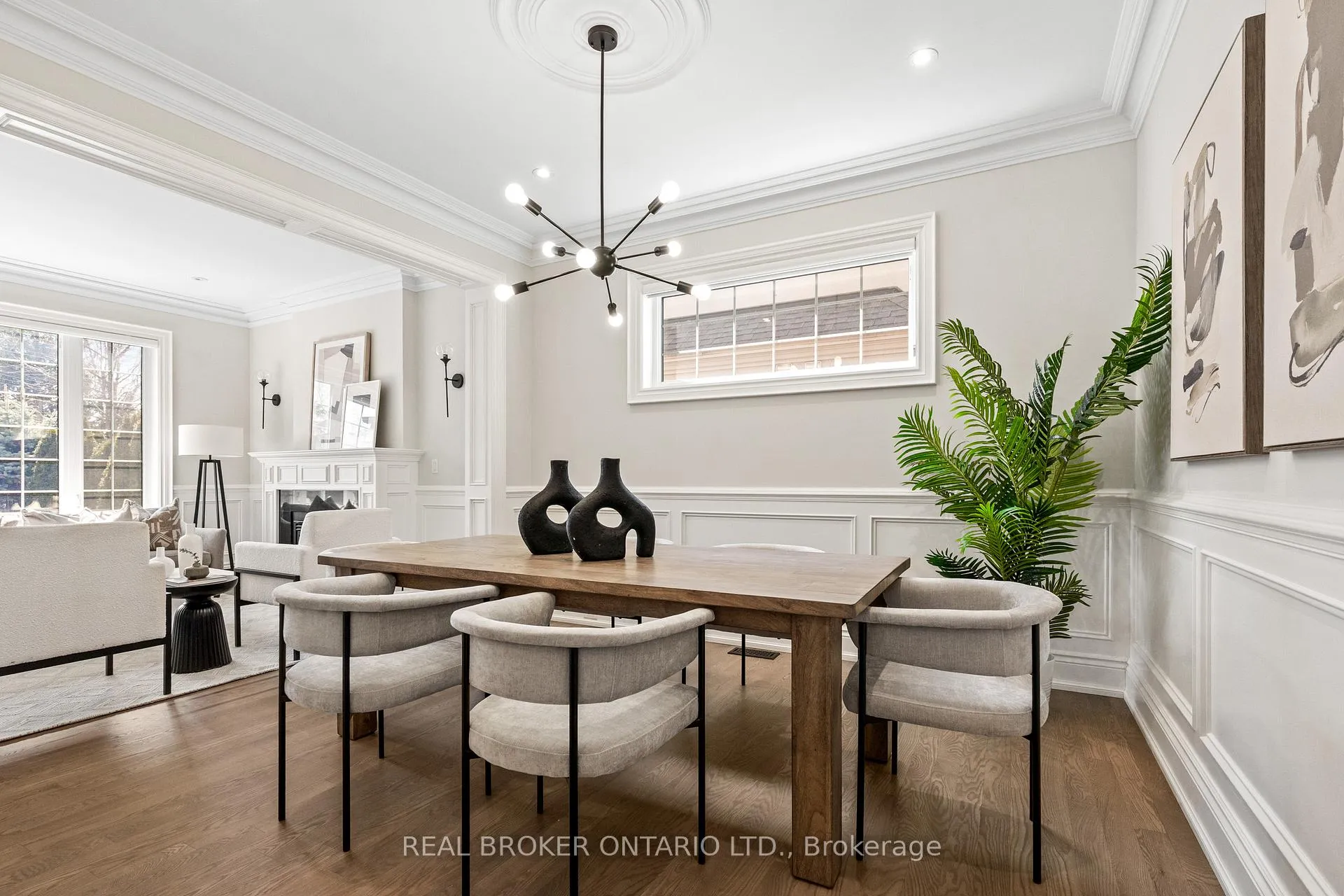 Photo 6 of 40 Hilldowntree Road, Etobicoke, Edenbridge-Humber Valley — HOMEH