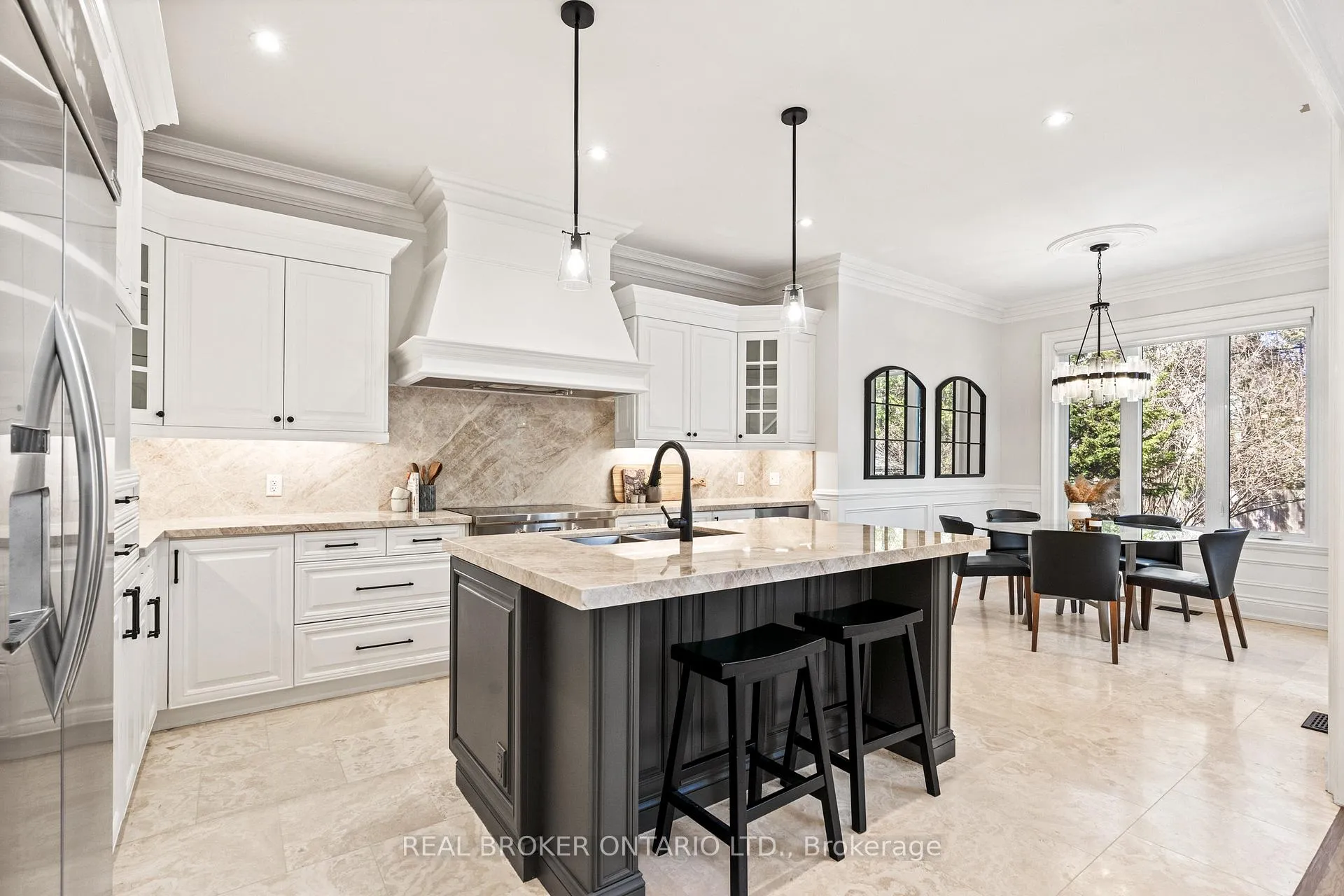 Photo 12 of 40 Hilldowntree Road, Etobicoke, Edenbridge-Humber Valley — HOMEH
