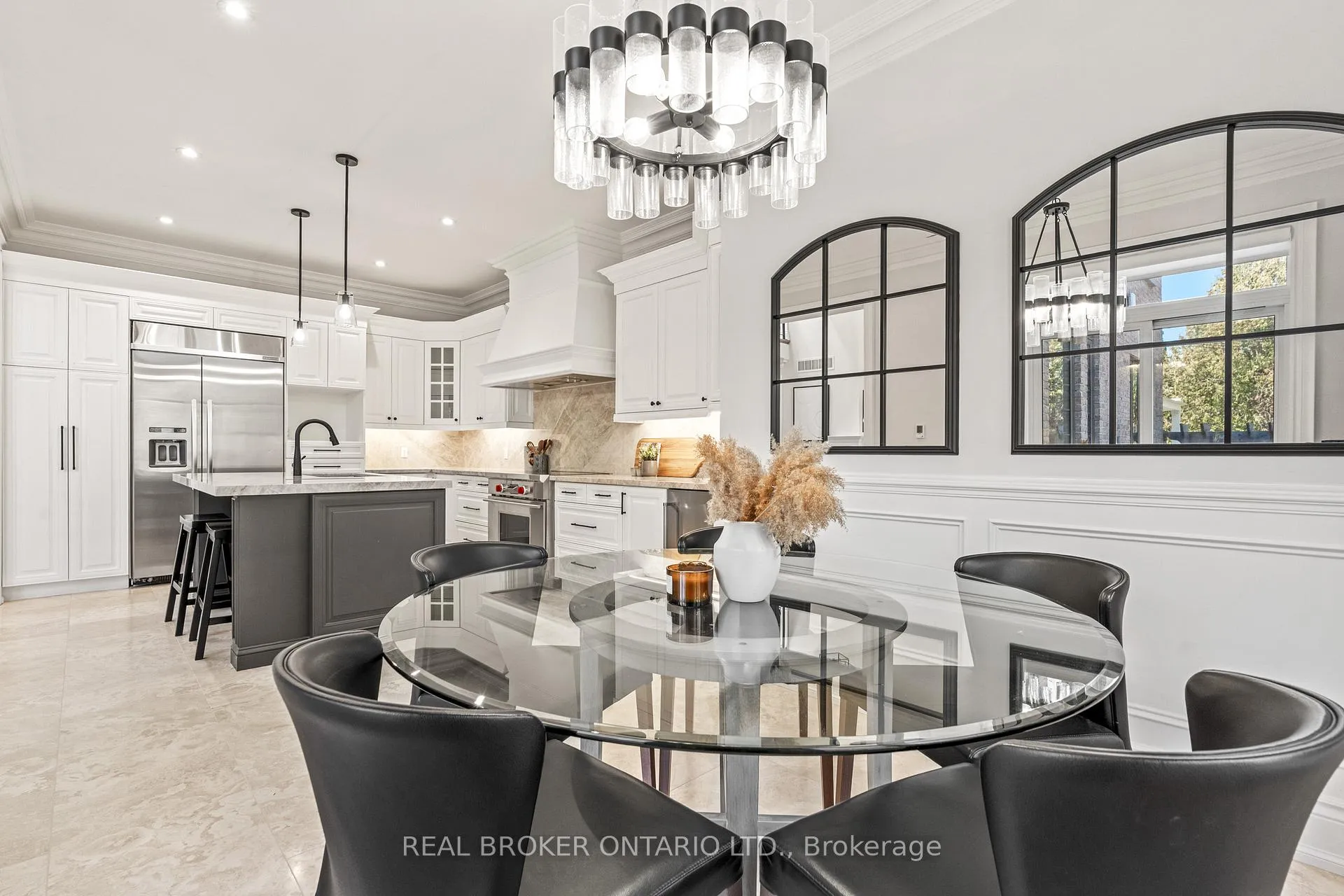 Photo 16 of 40 Hilldowntree Road, Etobicoke, Edenbridge-Humber Valley — HOMEH
