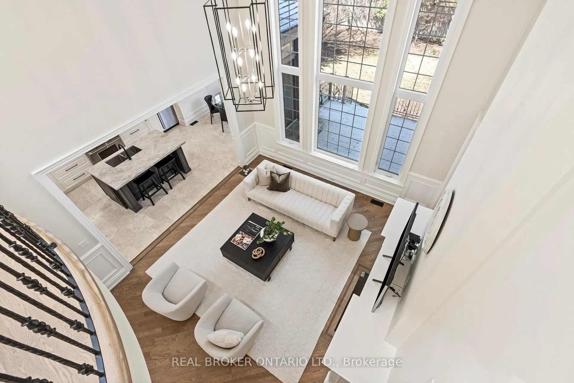 Photo 20 of 40 Hilldowntree Road, Etobicoke, Edenbridge-Humber Valley — HOMEH