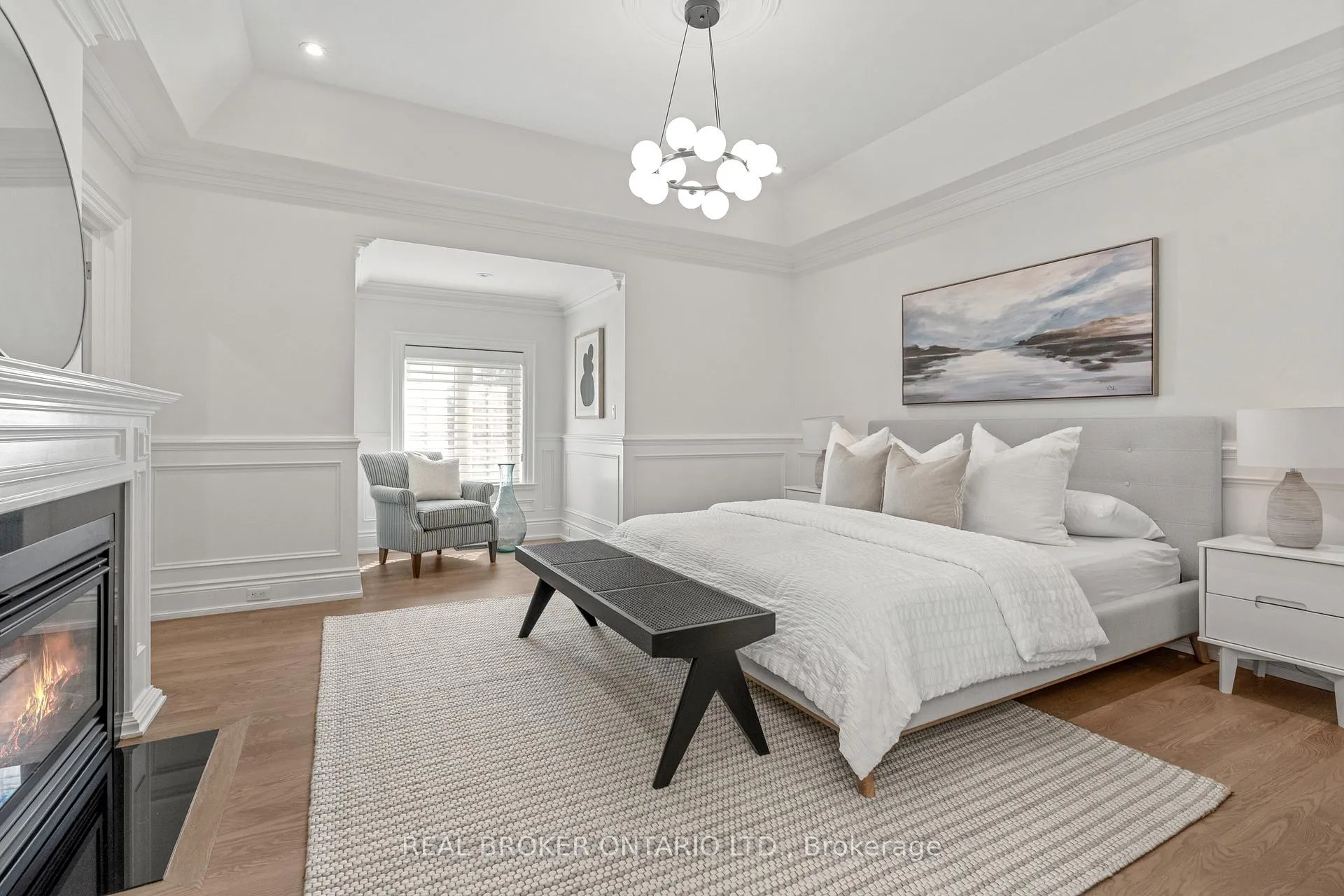 Photo 22 of 40 Hilldowntree Road, Etobicoke, Edenbridge-Humber Valley — HOMEH