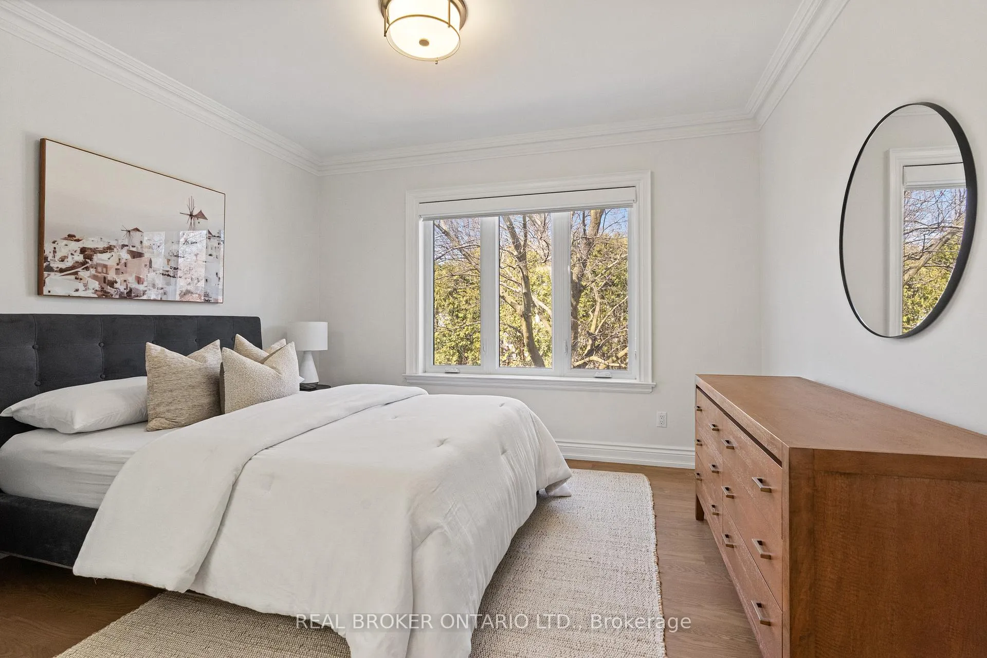 Photo 28 of 40 Hilldowntree Road, Etobicoke, Edenbridge-Humber Valley — HOMEH