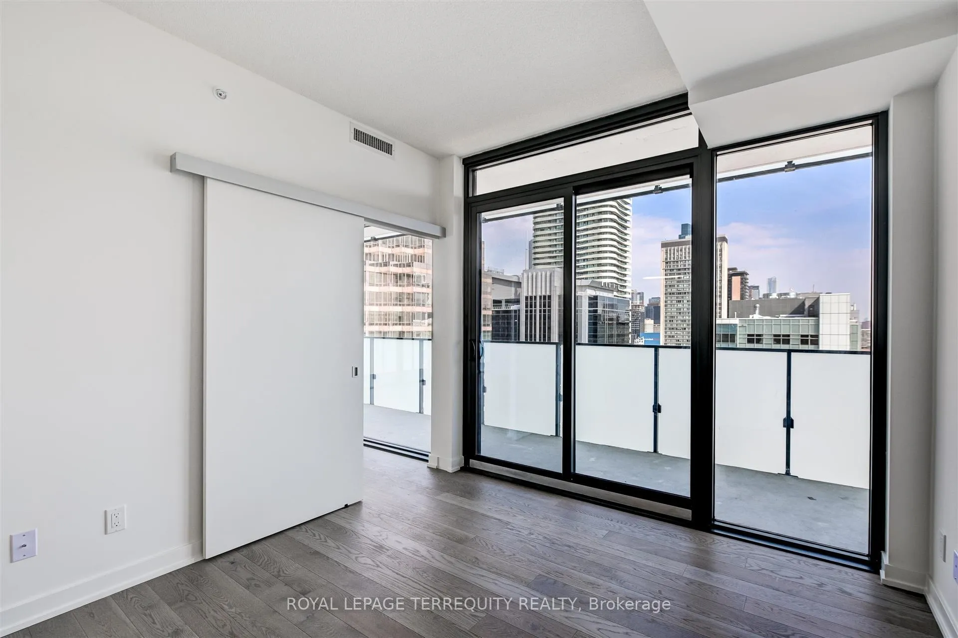 Photo 10 of Unit 2311, 25 Richmond Street E, Toronto, Church-Yonge Corridor — HOMEH